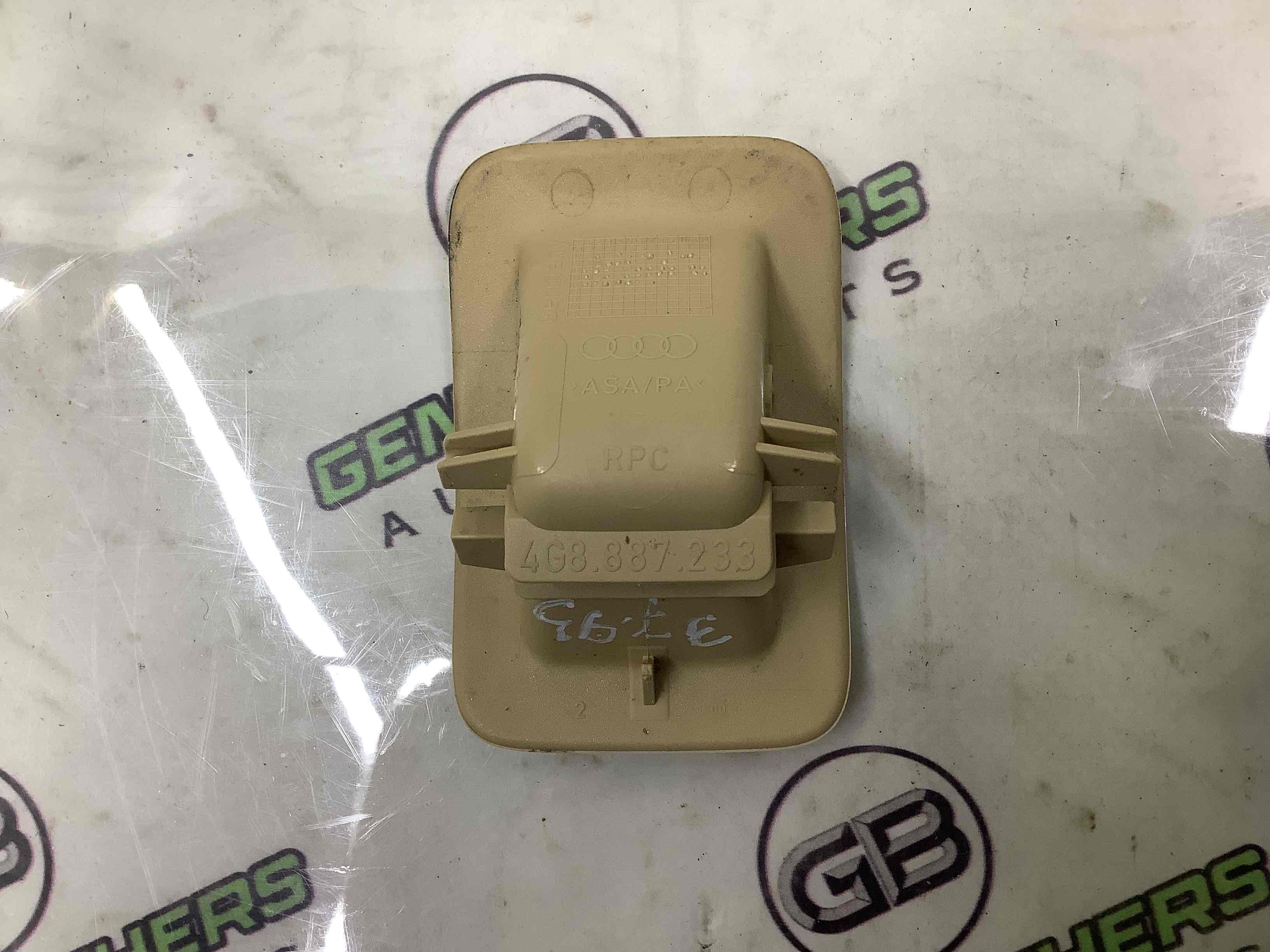 Пластиковые элементы салона