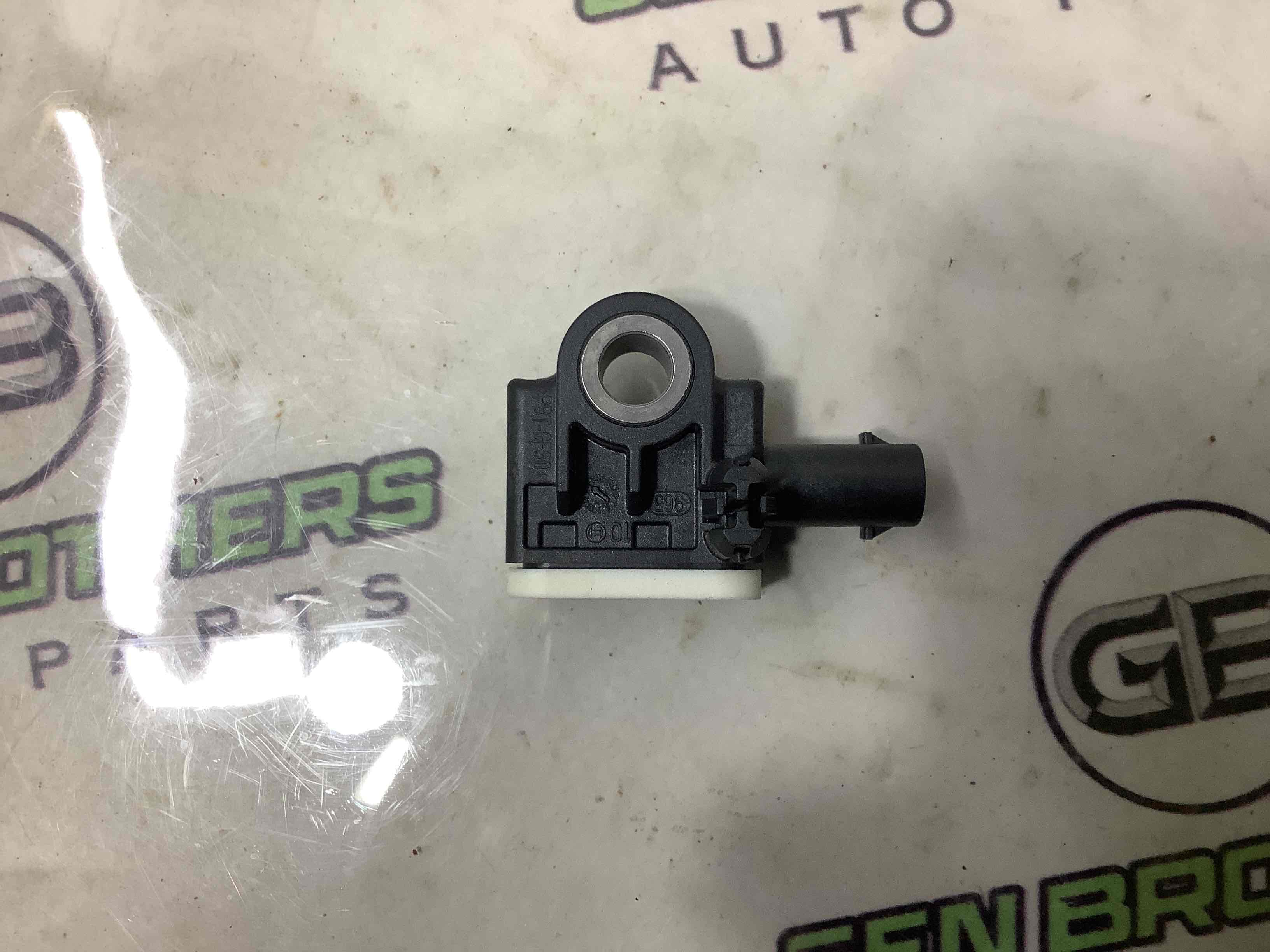 Датчик удара Airbag боковой