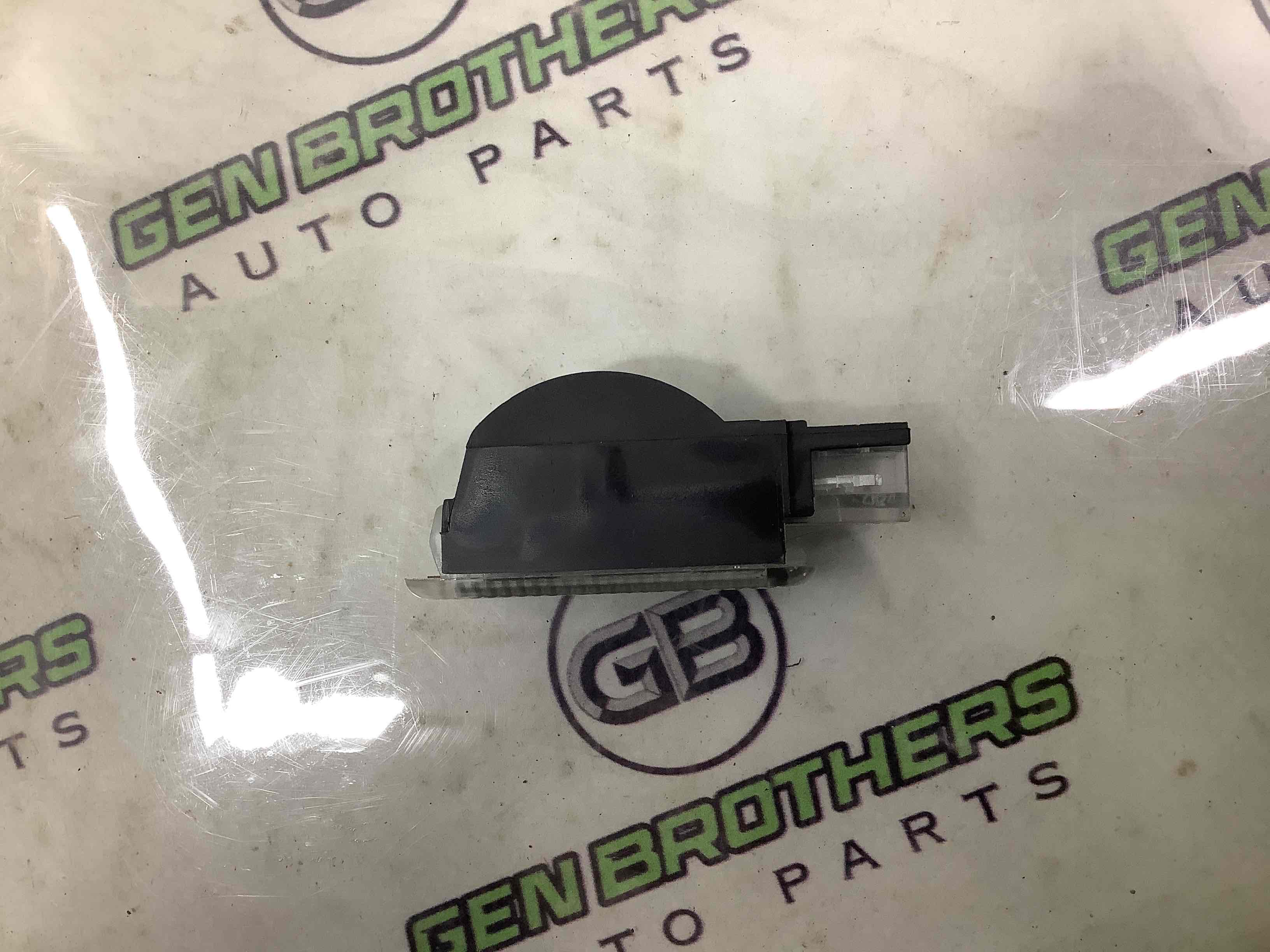 Фонарь салонный, плафон