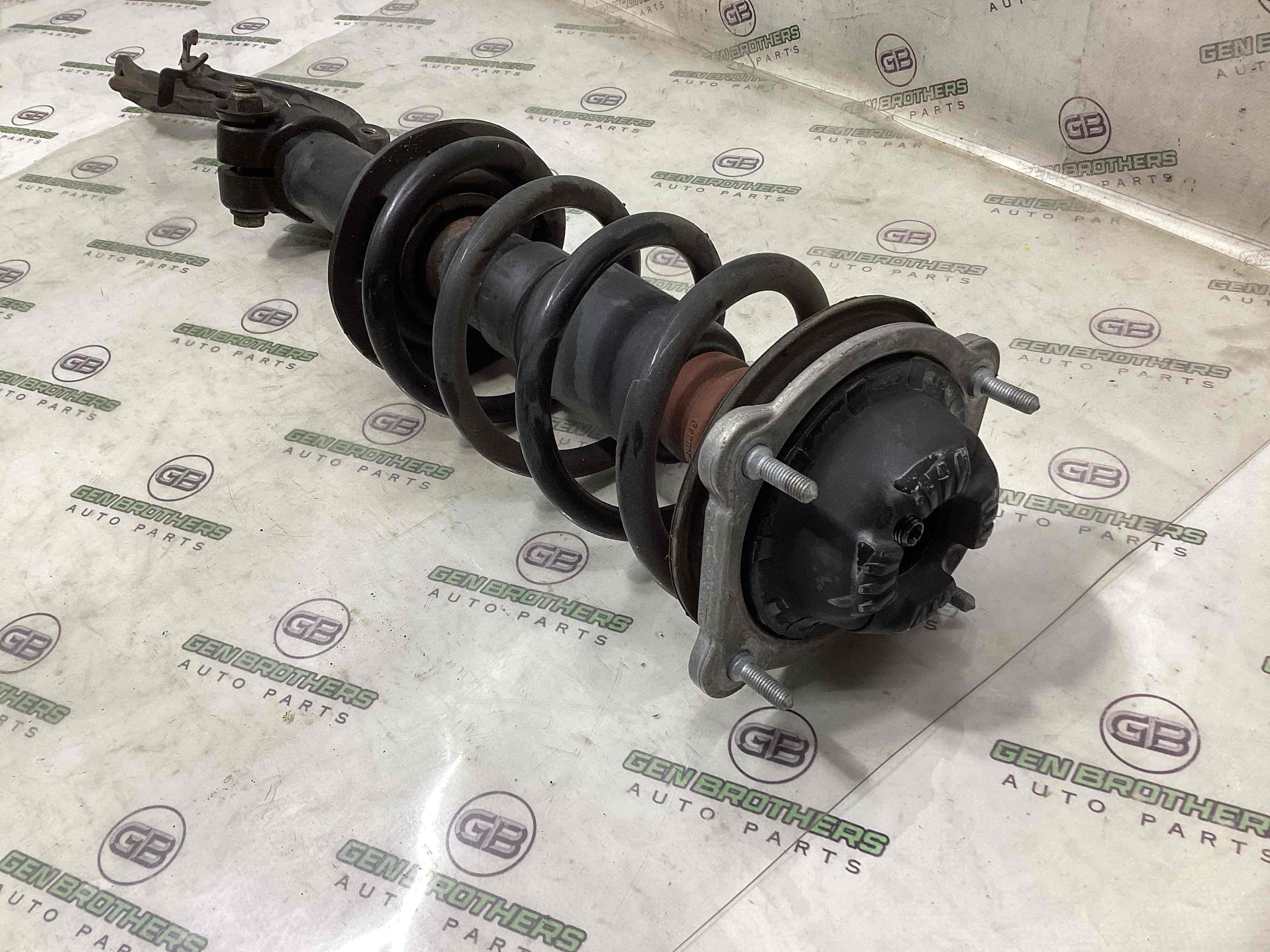 Амортизатор передний правый