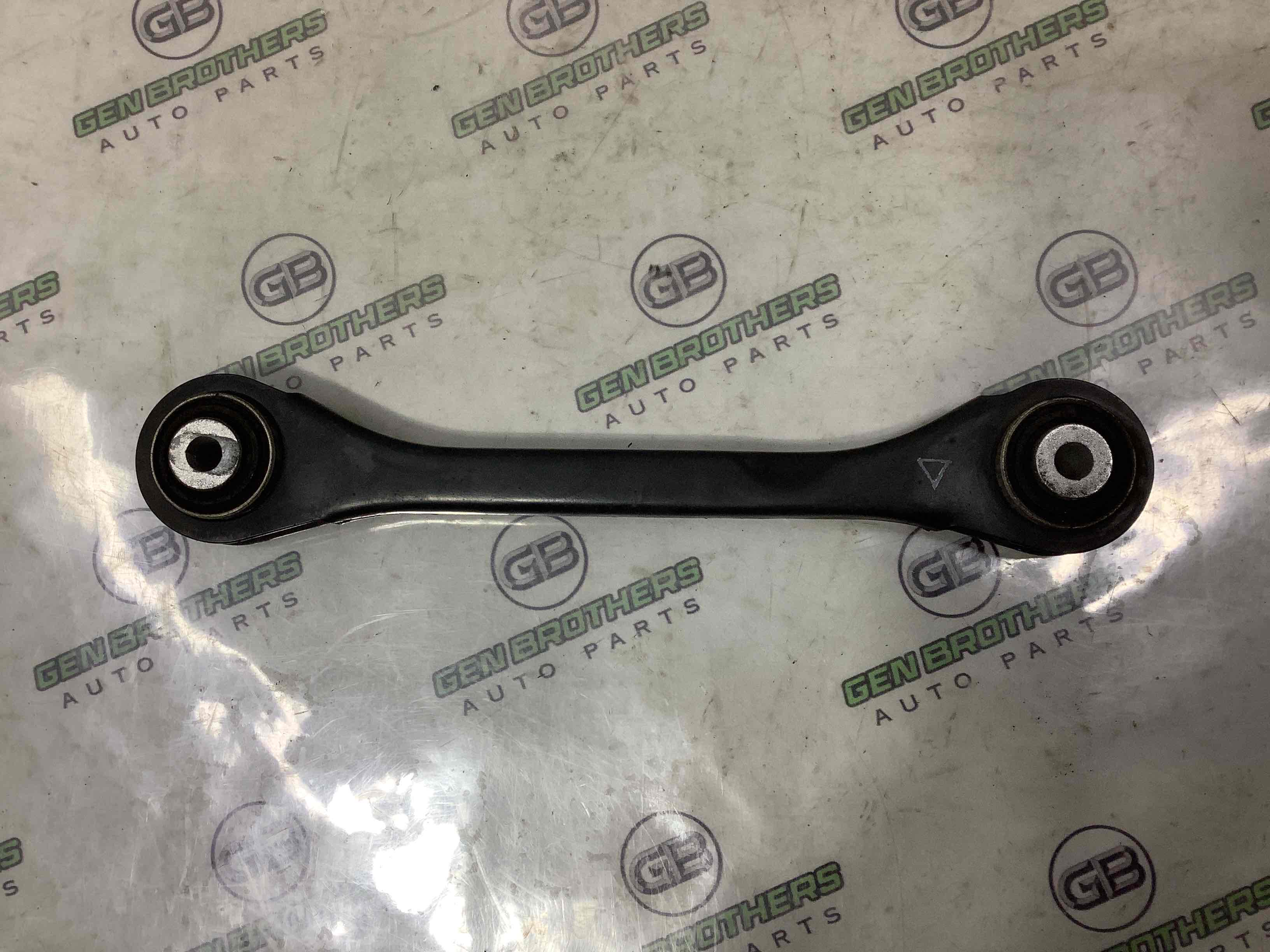 Рычаг задний правый