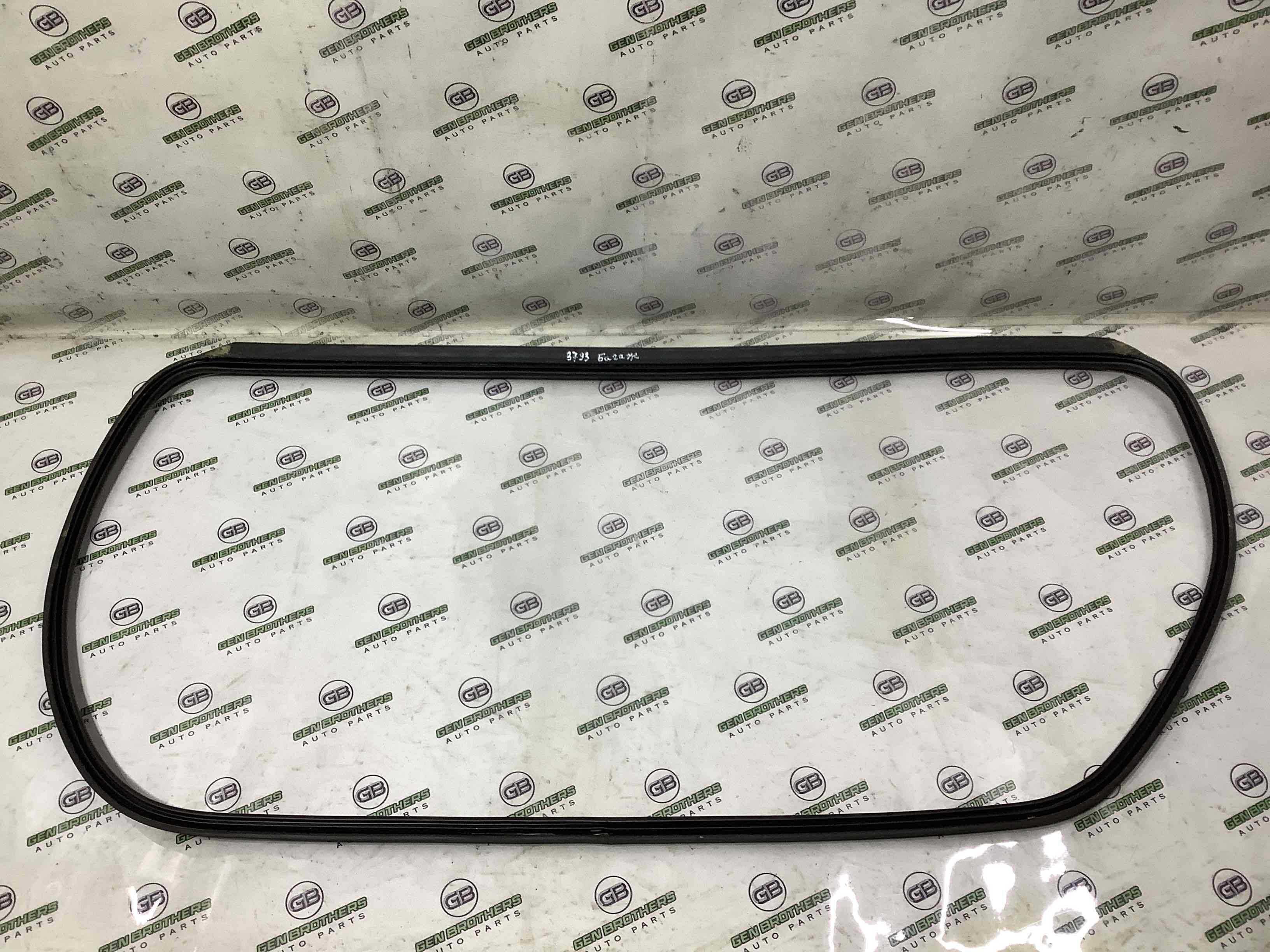 Уплотнитель крышки багажника, двери багажника