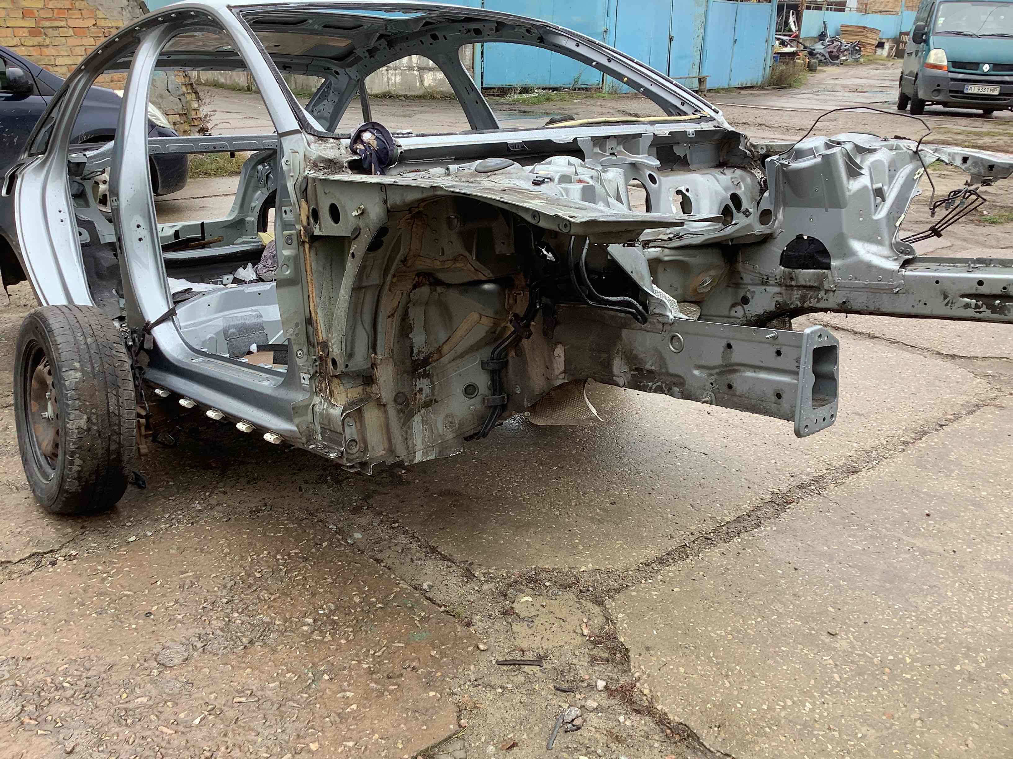 Четверть передняя правая