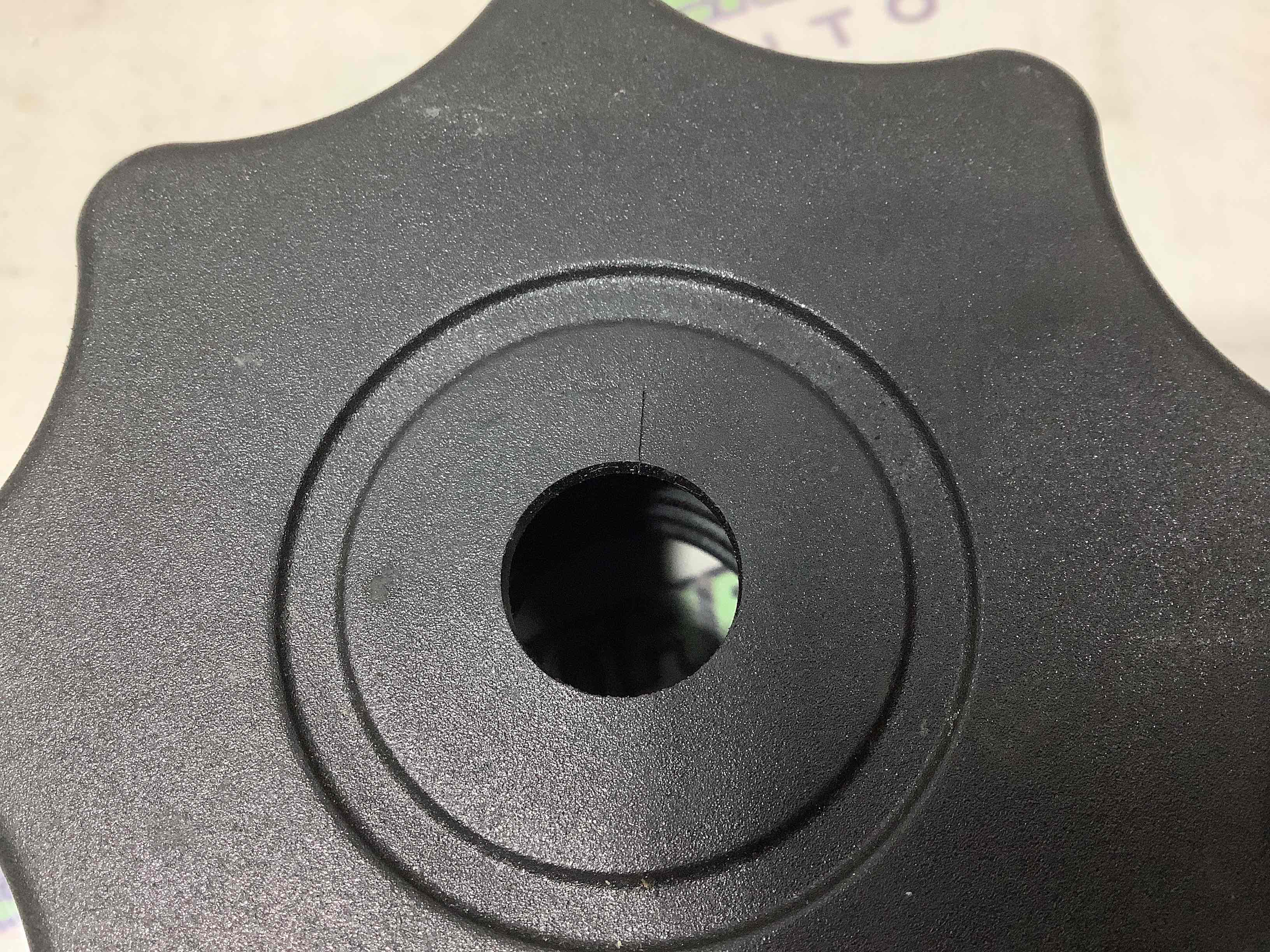 Колесо запасное, держатель, кронштейн, обшивка