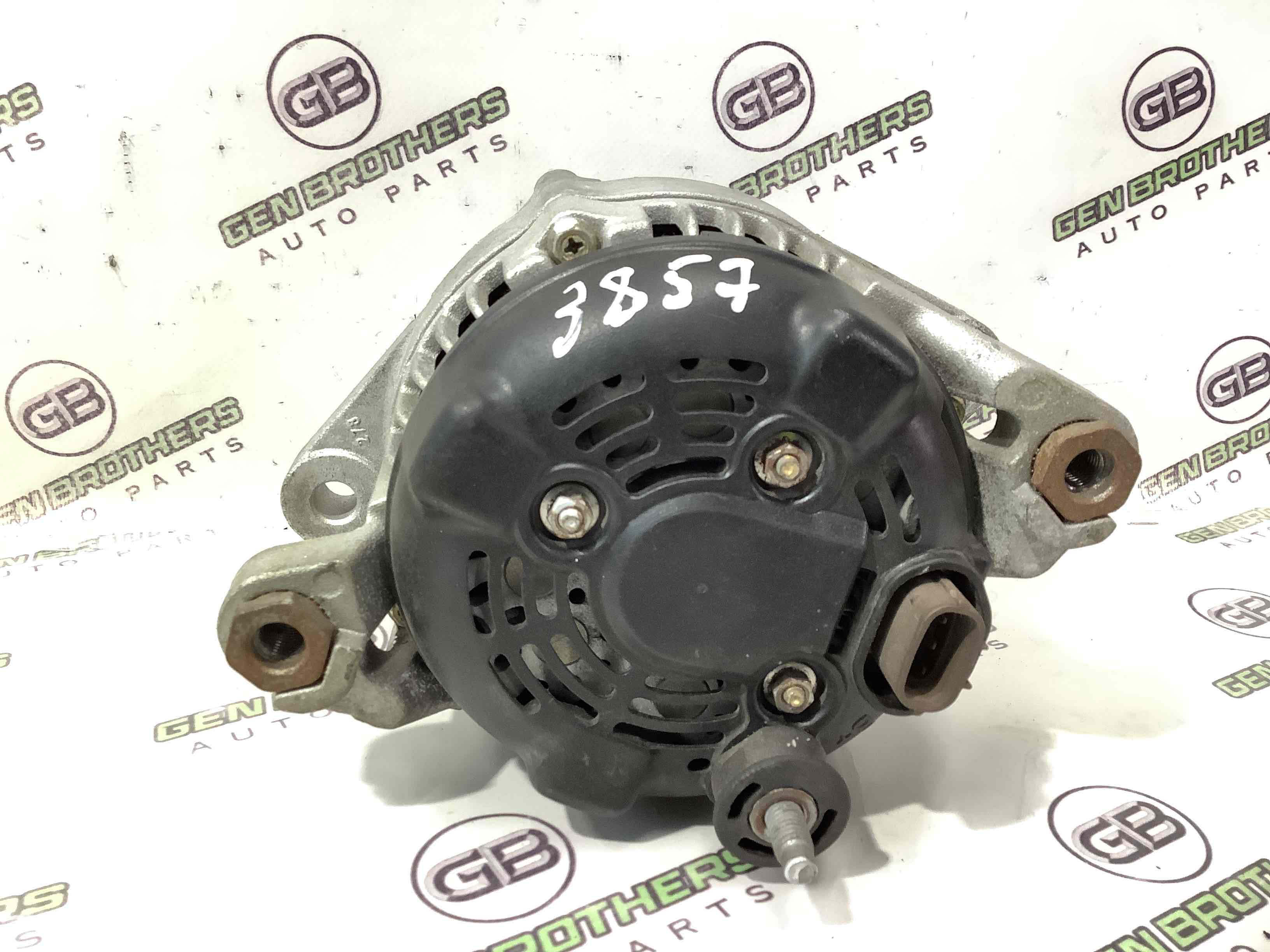 Генератор, кронштейн генератора