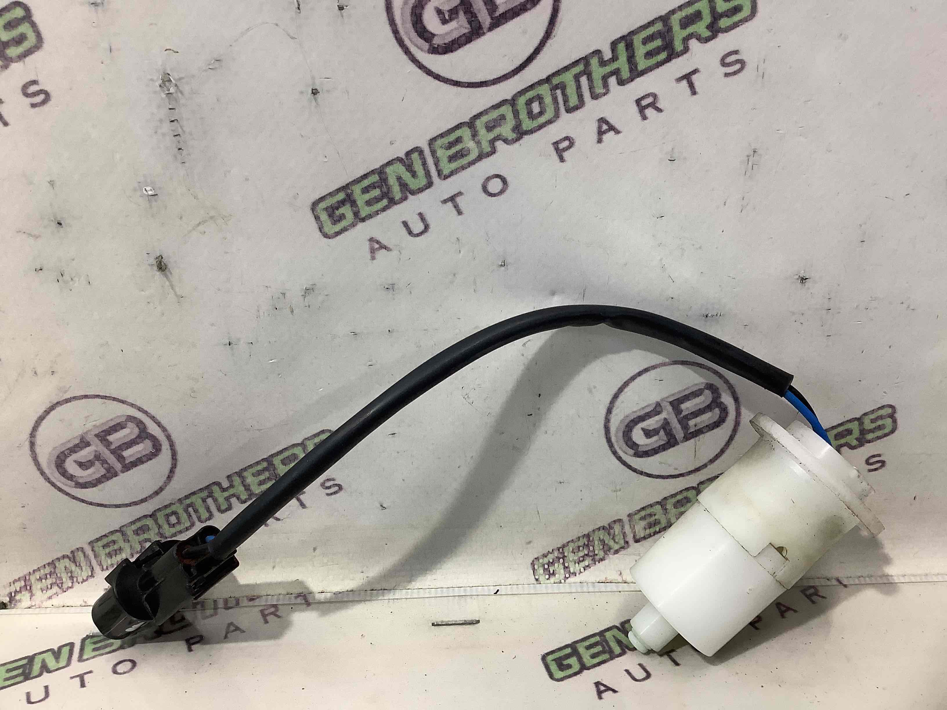 Датчик рівня бачка омивача