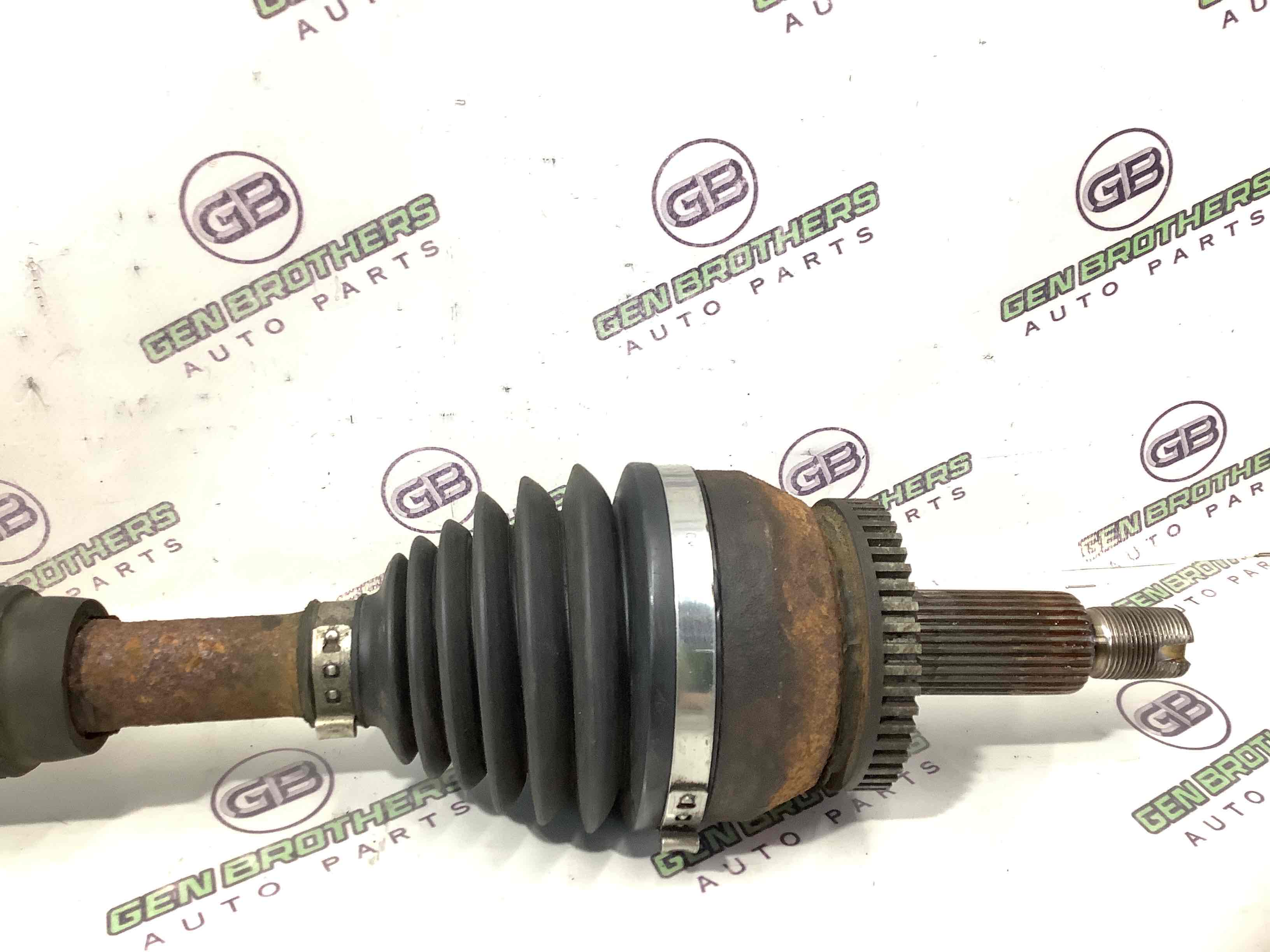 Піввісь передня права (привідний вал, ШРУС)