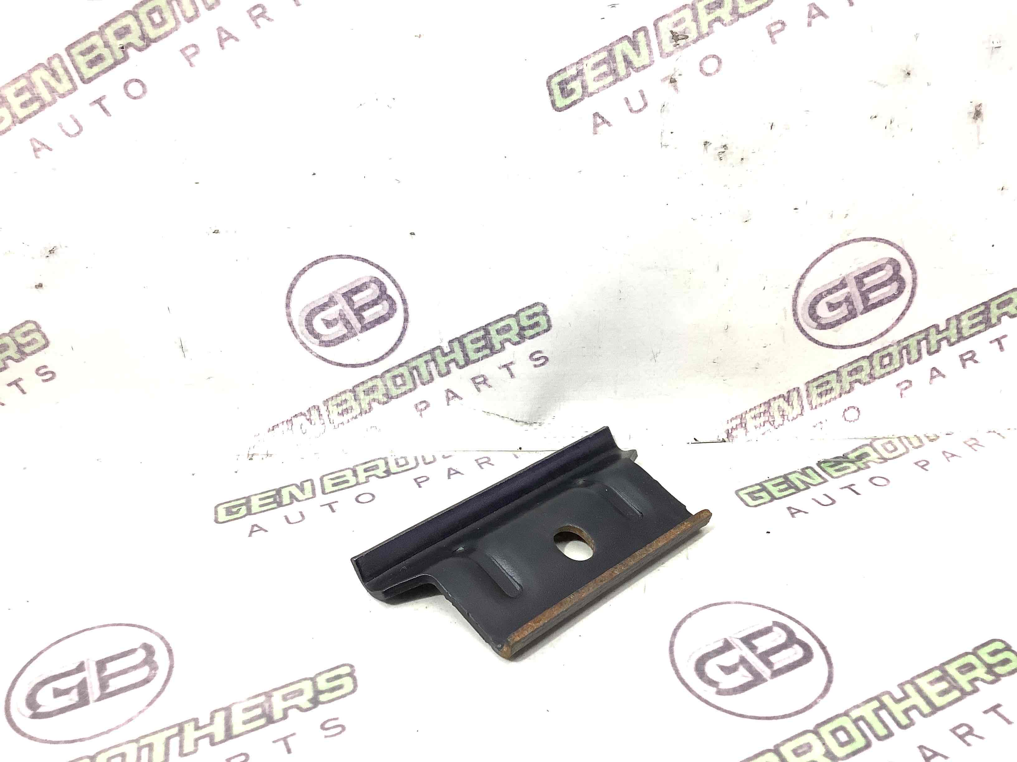 Полиця акумулятора, кришка, кріплення майданчик АКБ