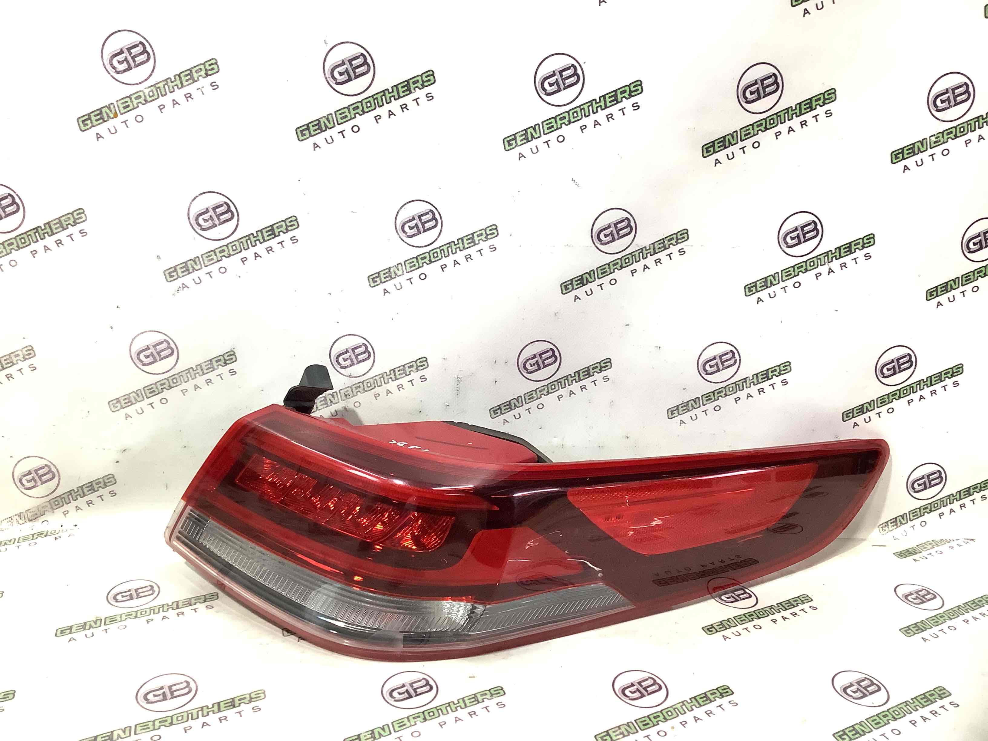 Фонарь задний правый