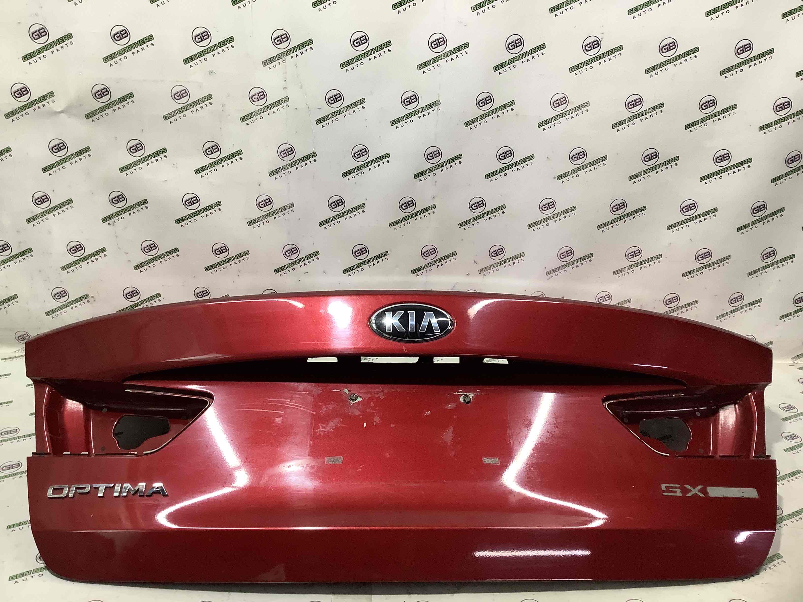 Молдинг двері багажника, кришки багажника, задні молдинги кузова