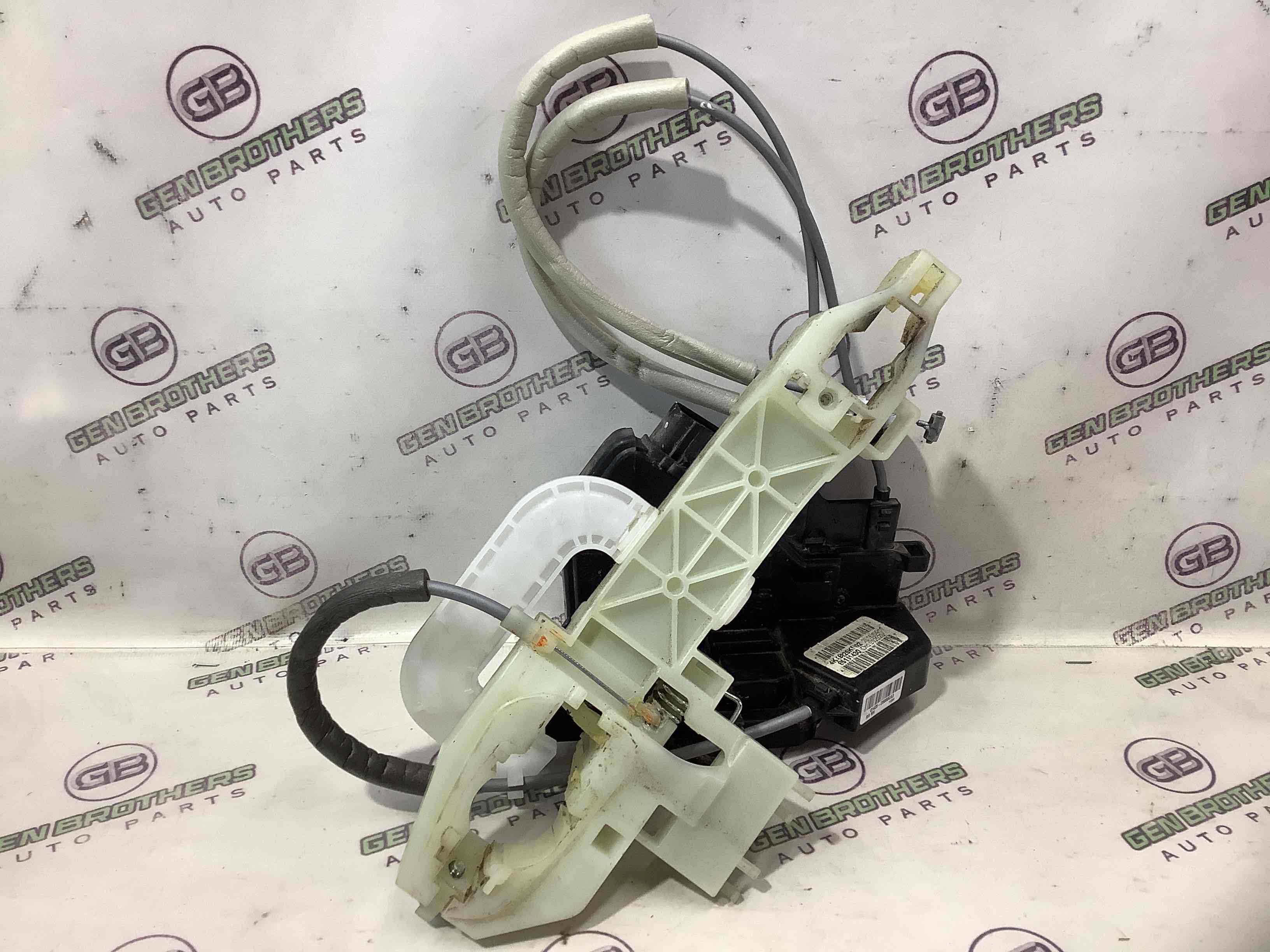 Замок дверей задньої правої