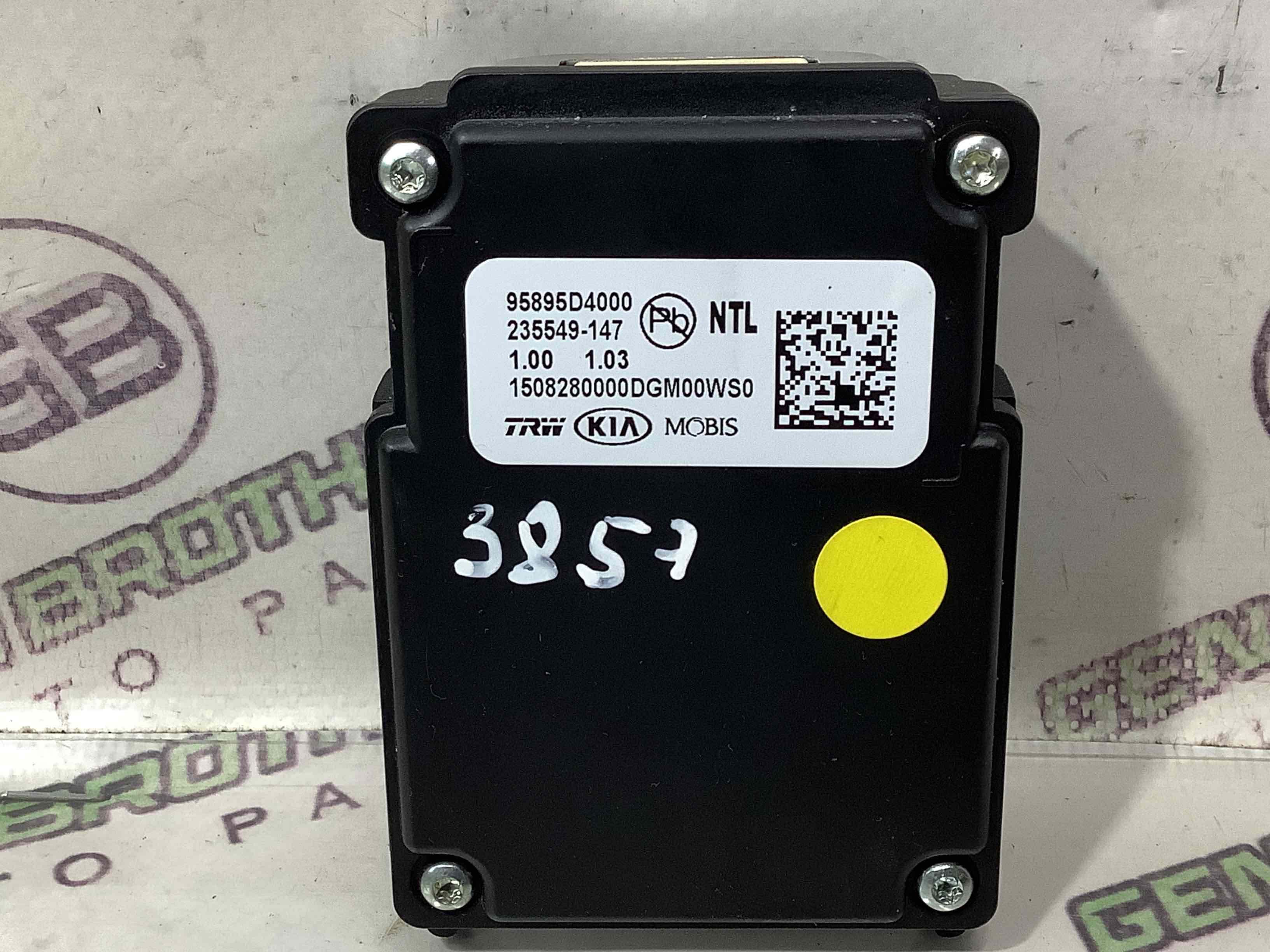 Камера, кріплення камери, корпус