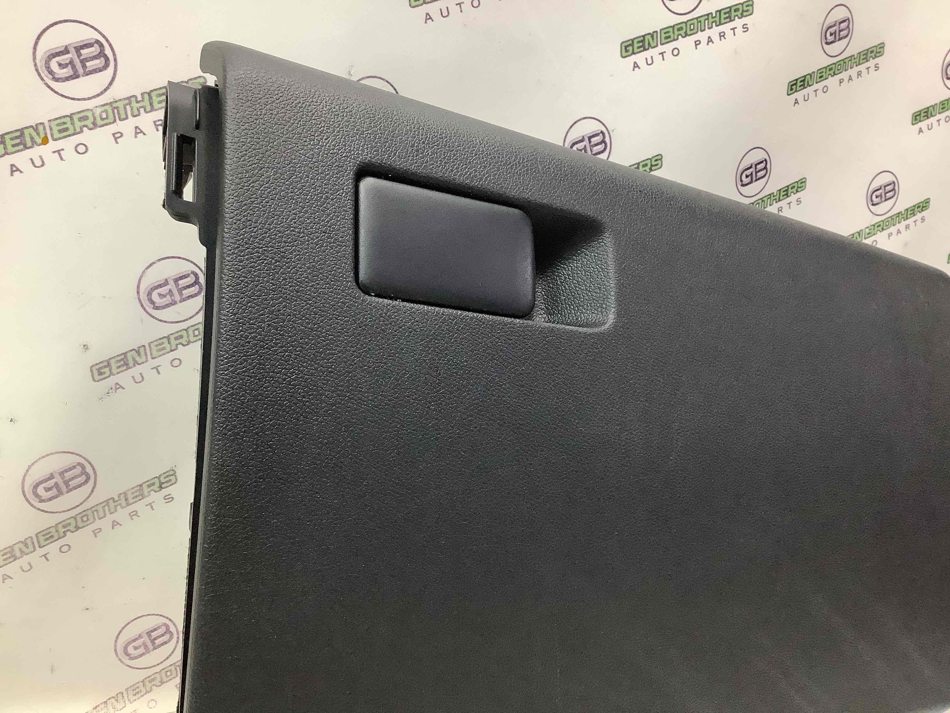 Бардачок замок бардачка, підстаканник, ящик