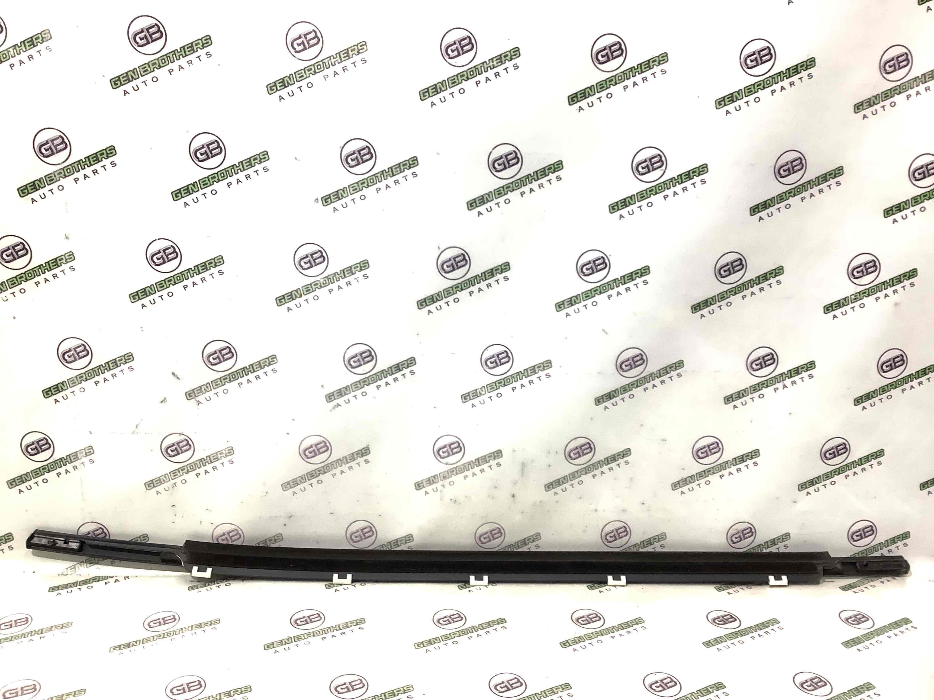 Молдинг двері задньої лівої