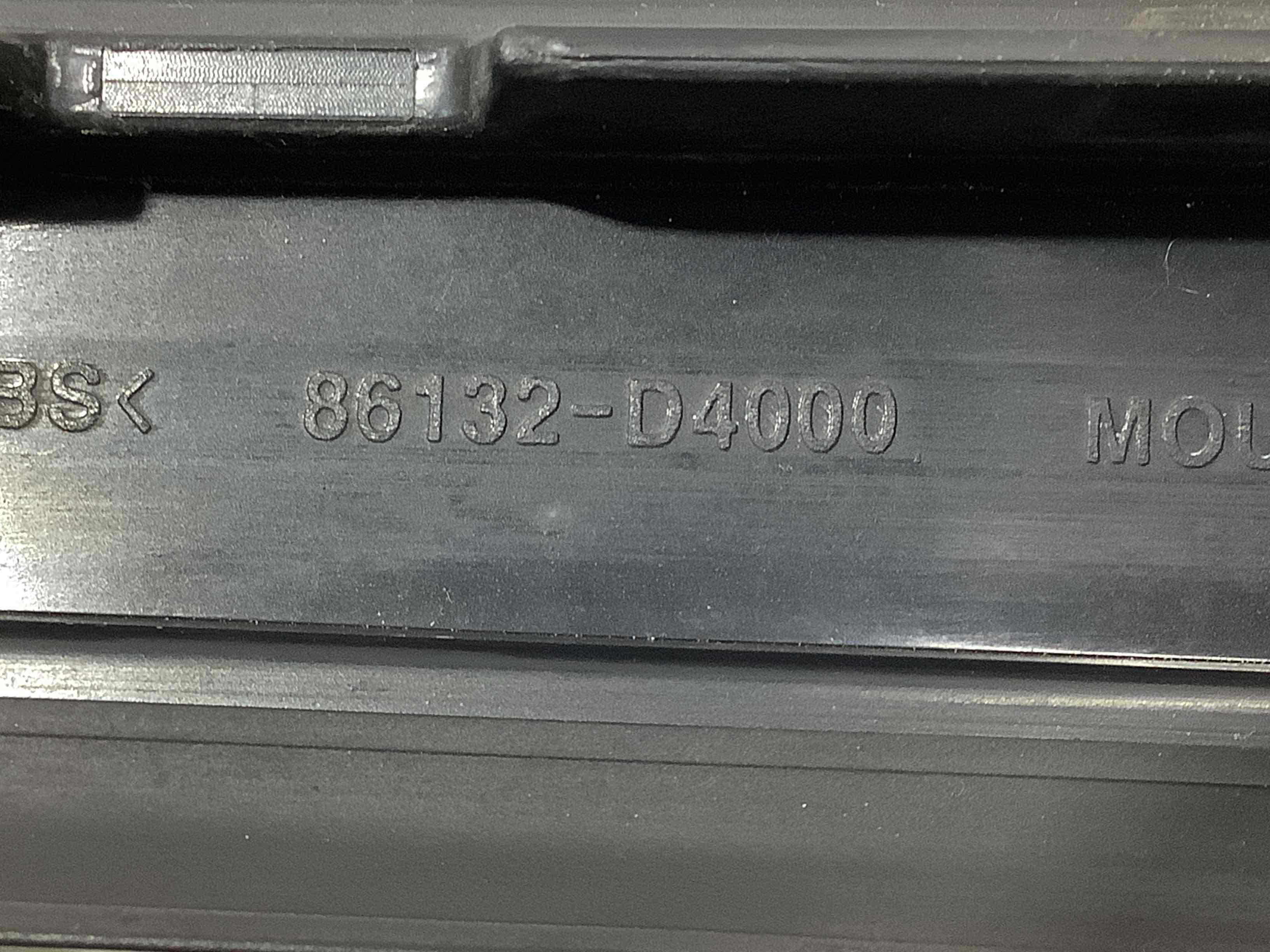 Молдинг лобового скла