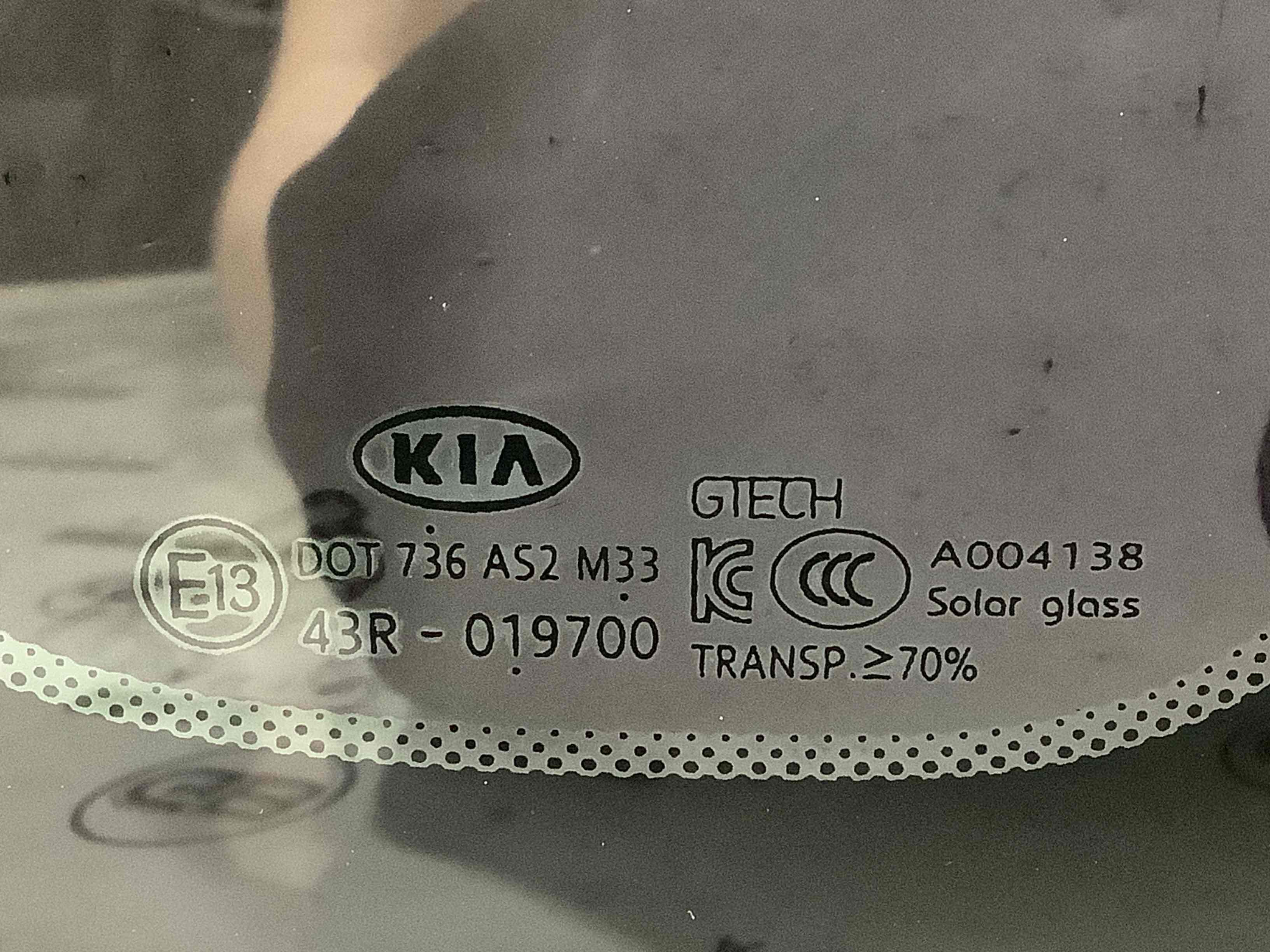 Скло кузовне бічне праве