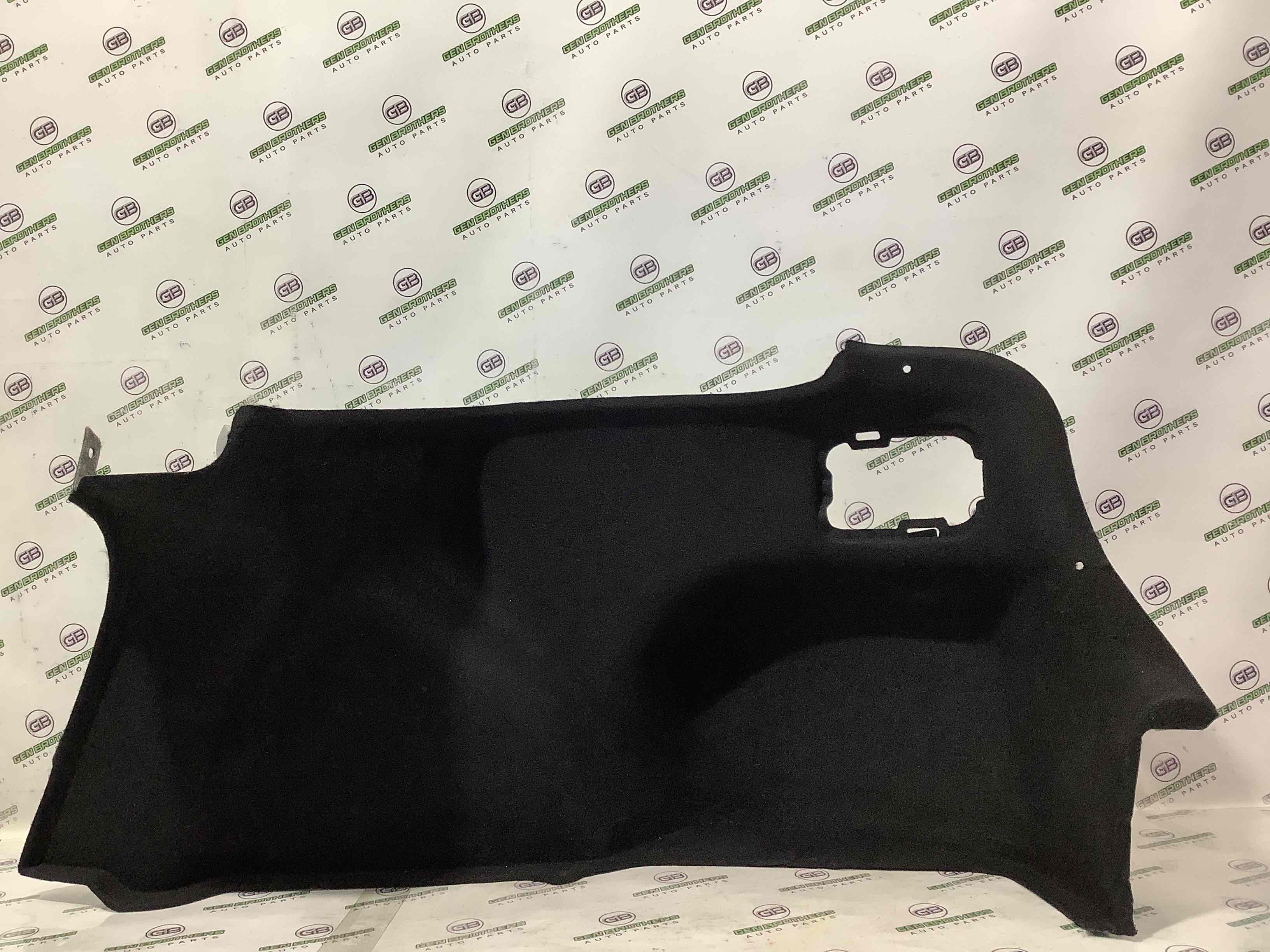 Елементи оздоблення багажника