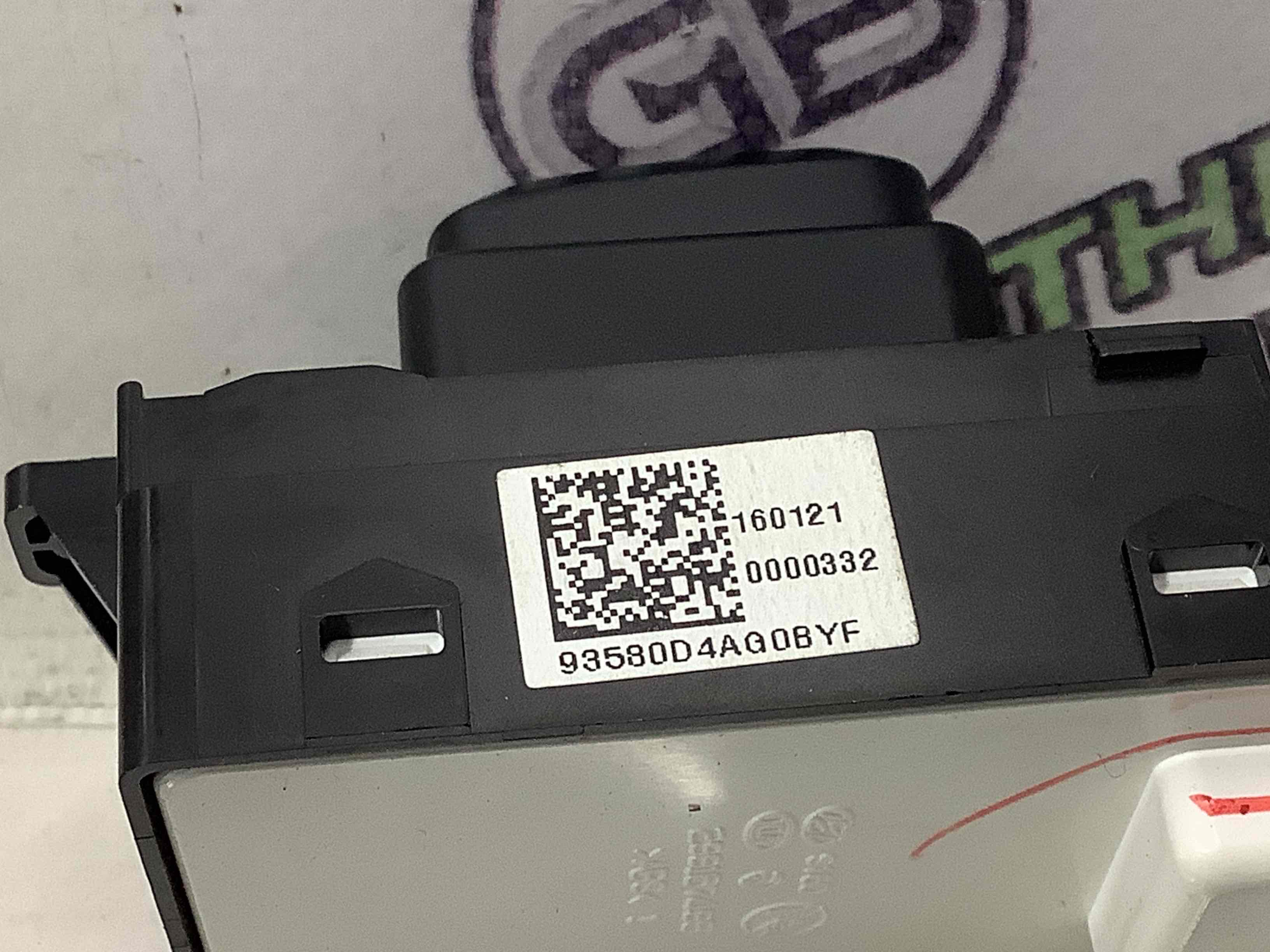 Кнопки керування склопідйомниками