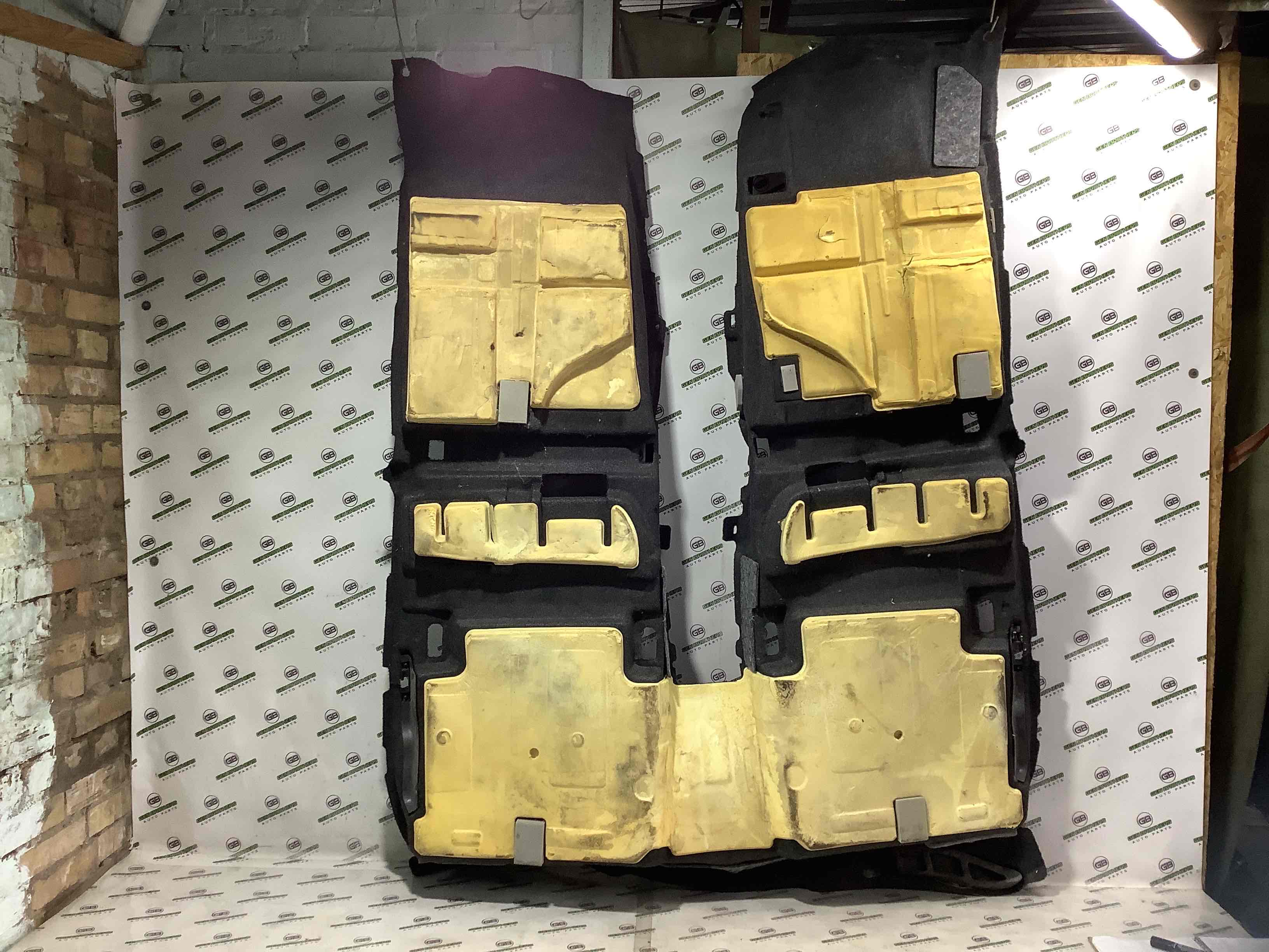 Килимки комплекти, підлога салону