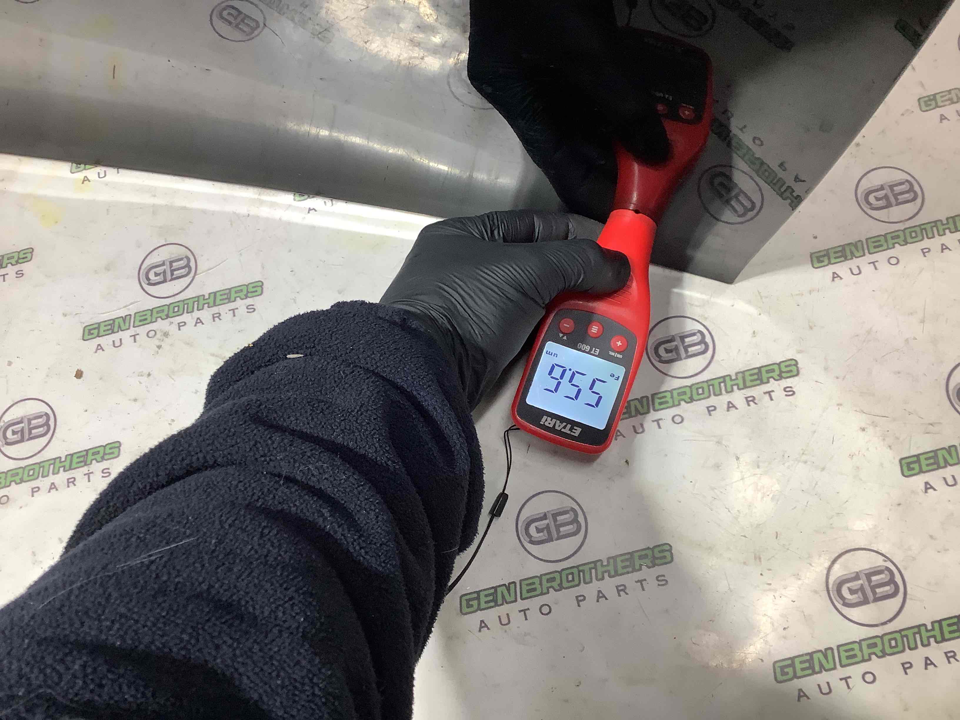 Двері передні права