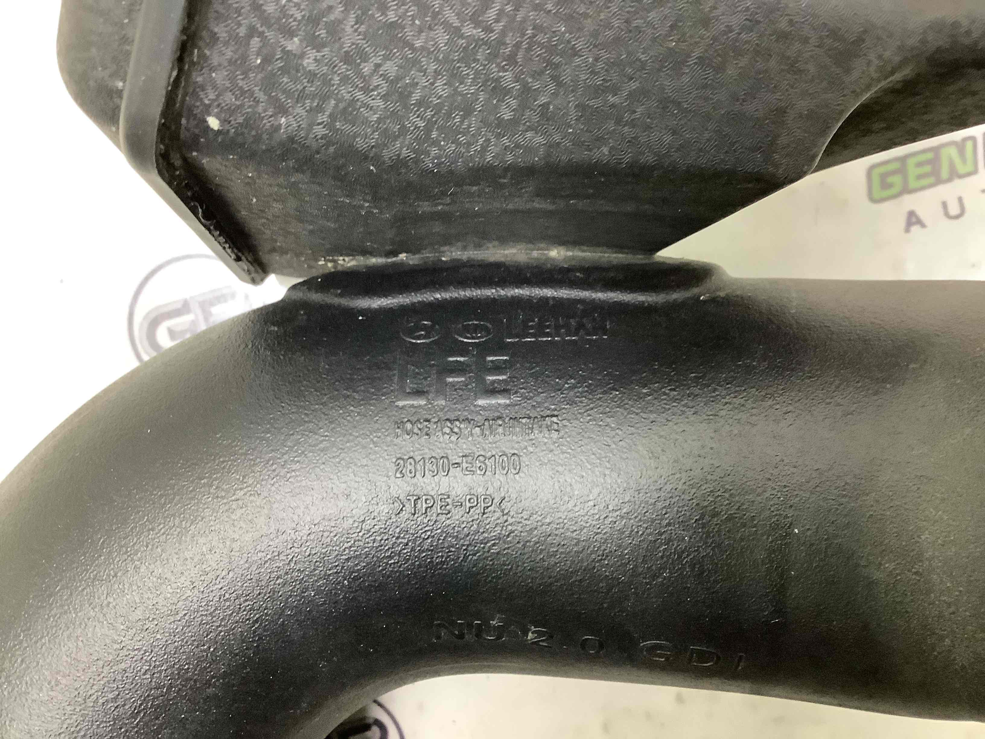 Патрубок повітряного фільтра