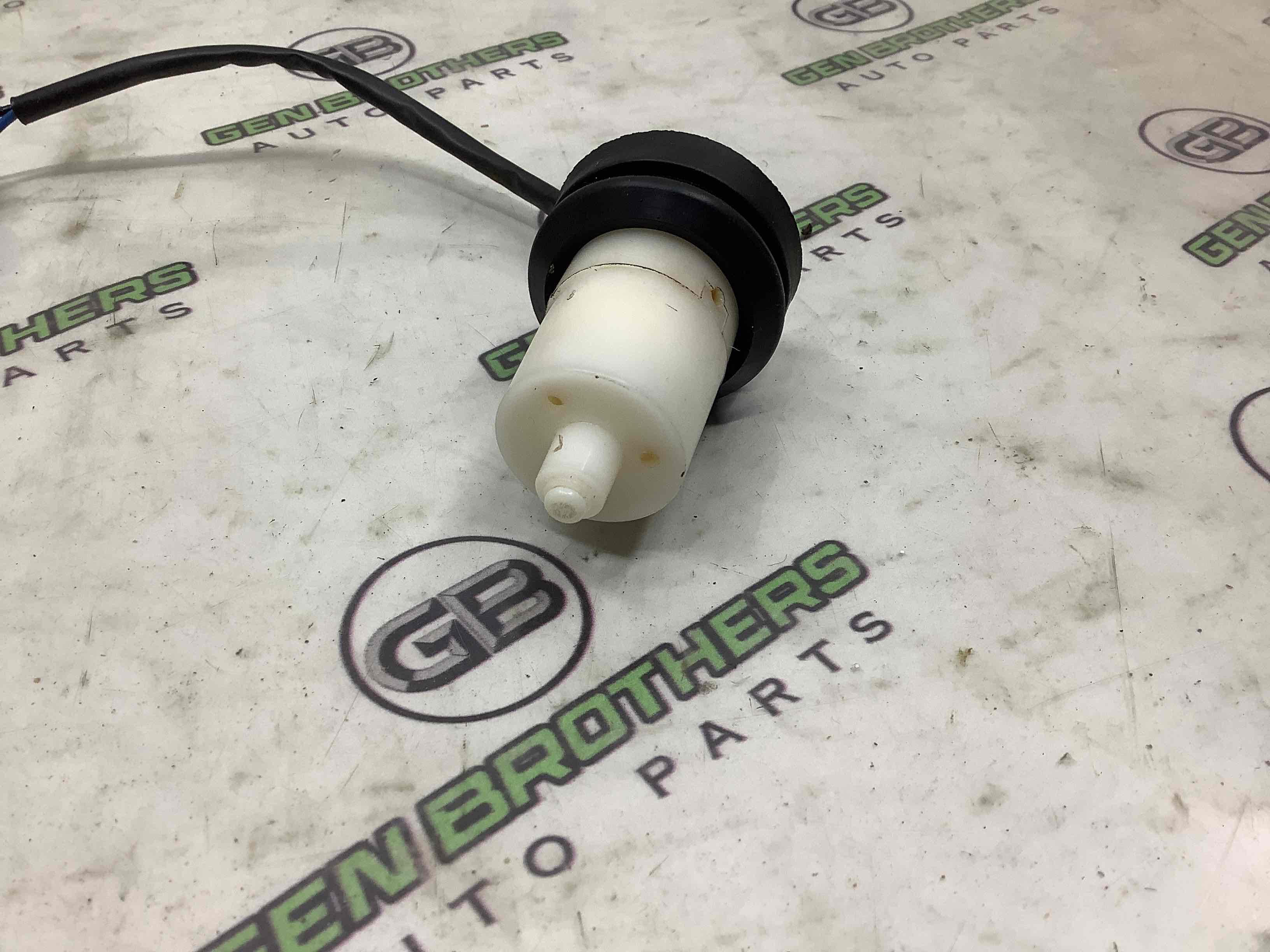 Датчик рівня бачка омивача