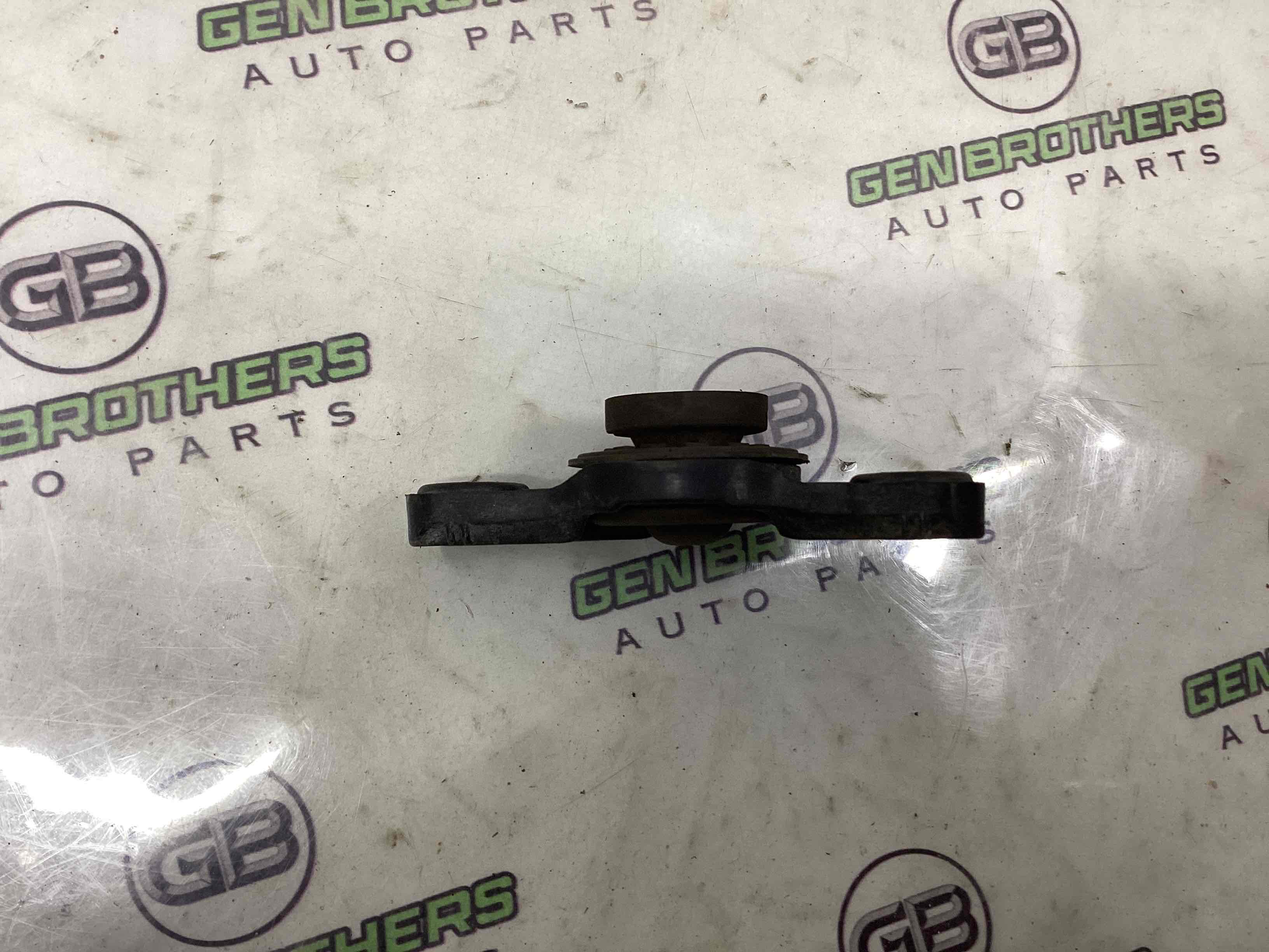 Опора радіатора, кріплення, кронштейн, ущільнювач радіатора