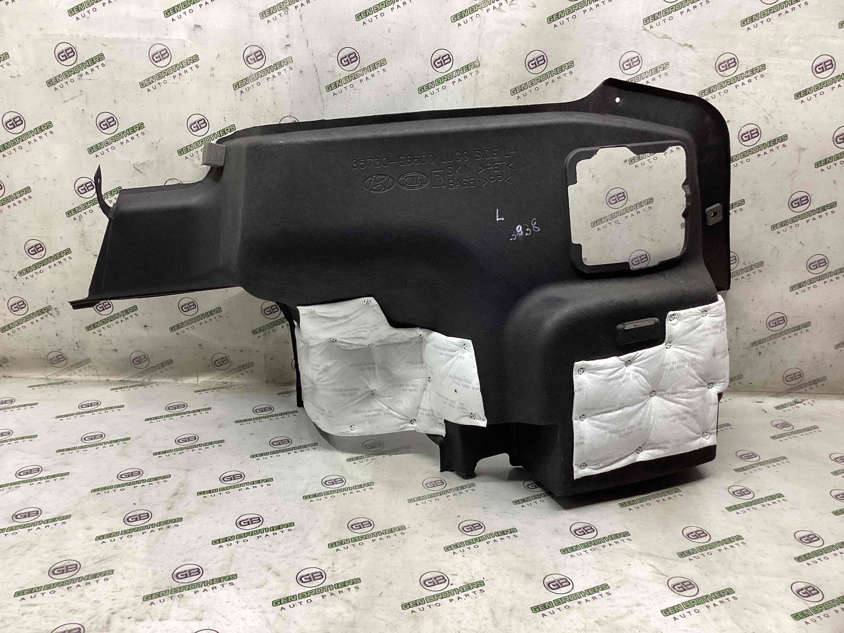 Елементи оздоблення багажника