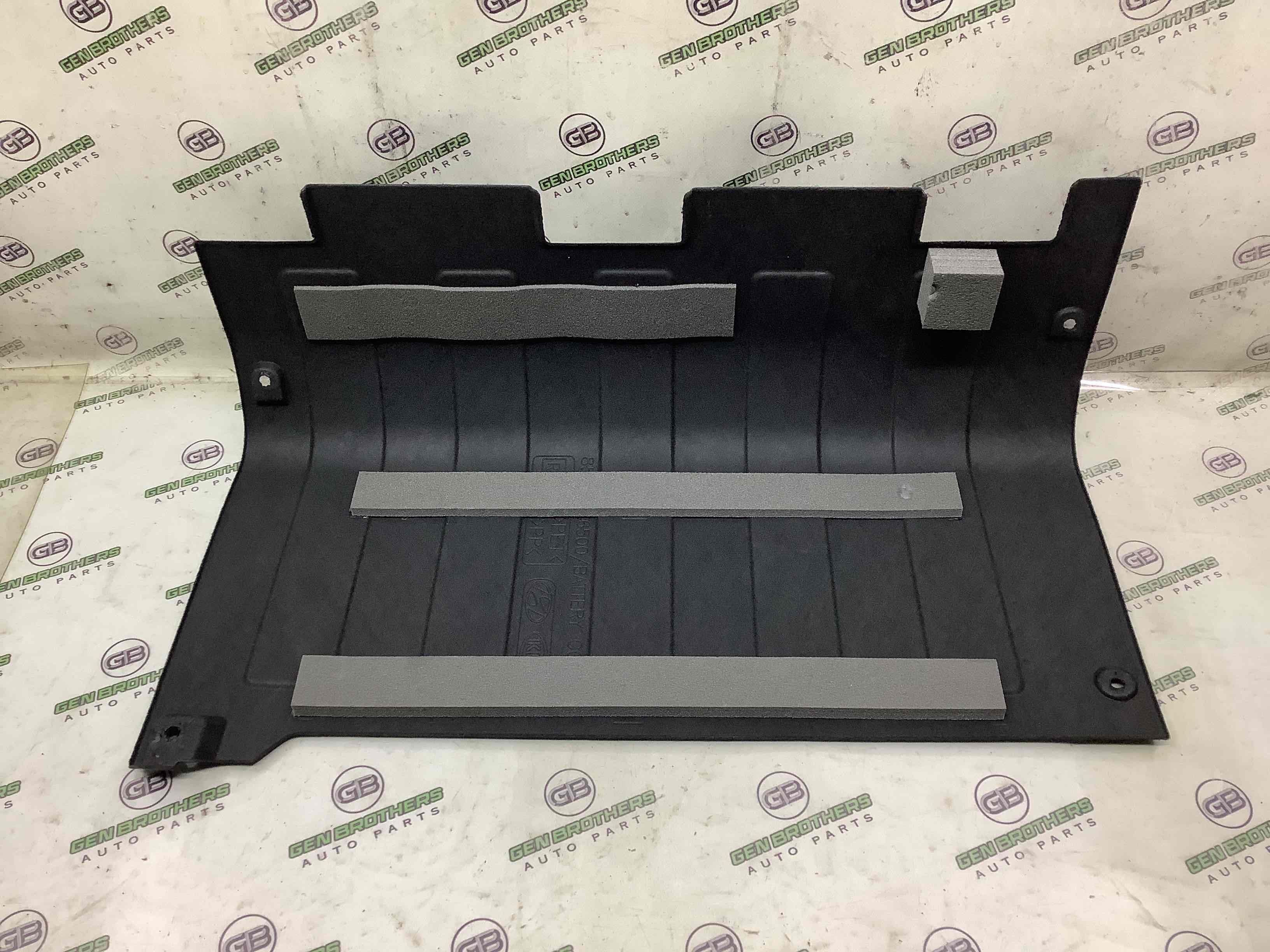 Елементи оздоблення багажника