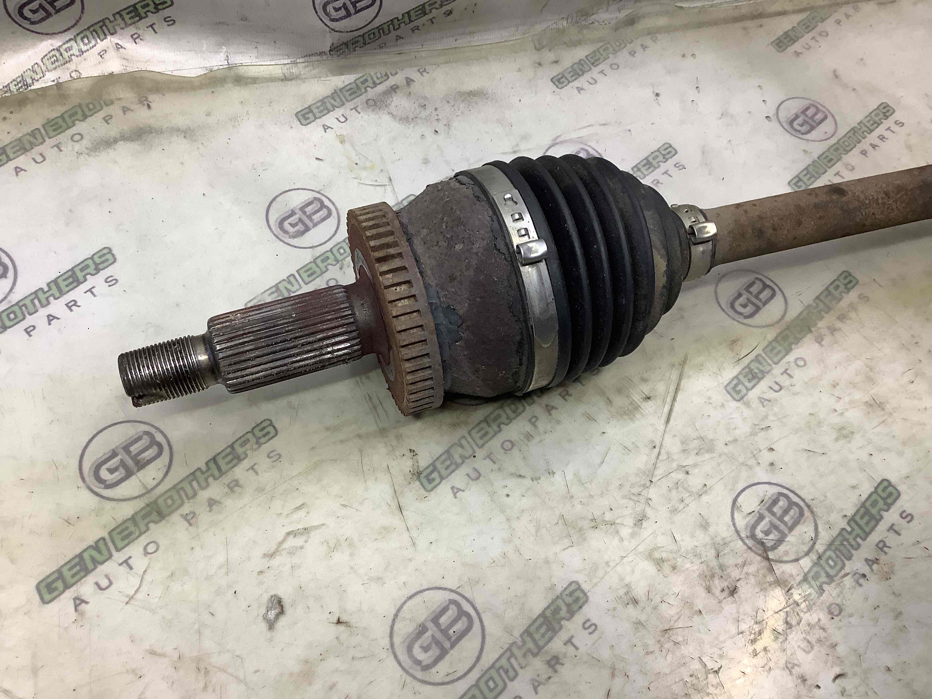 Піввісь передня ліва привідний вал, ШРУС