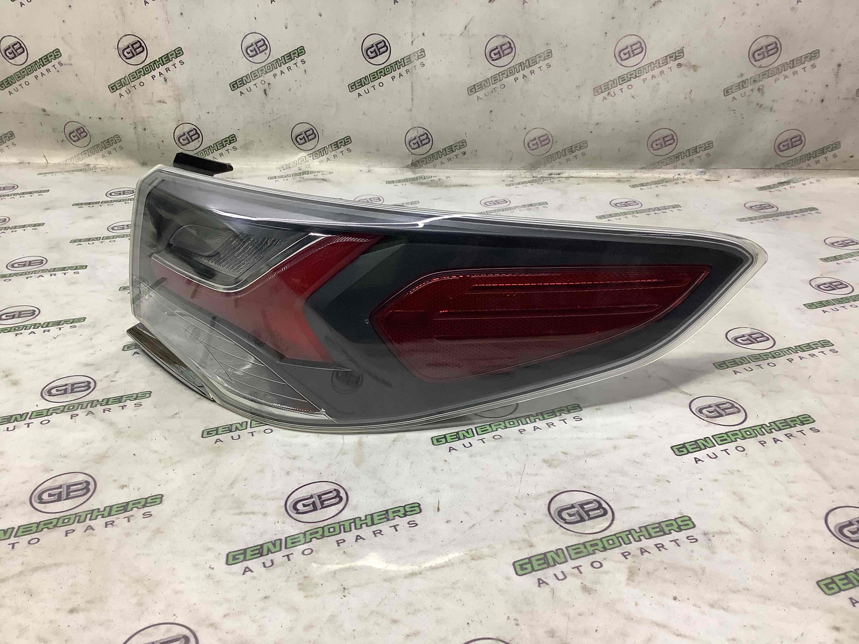 Ліхтар задній правий