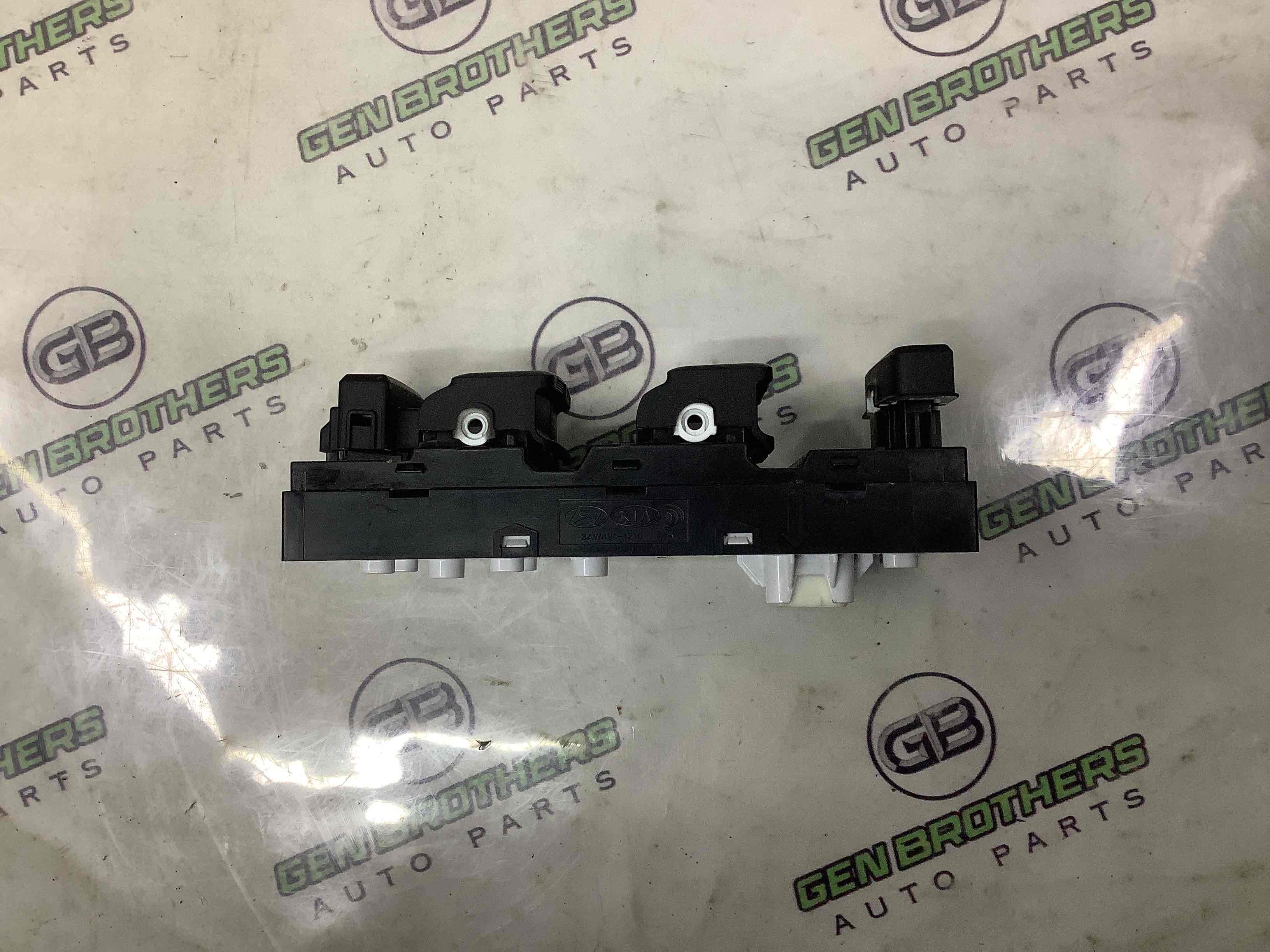 Кнопки керування склопідйомниками