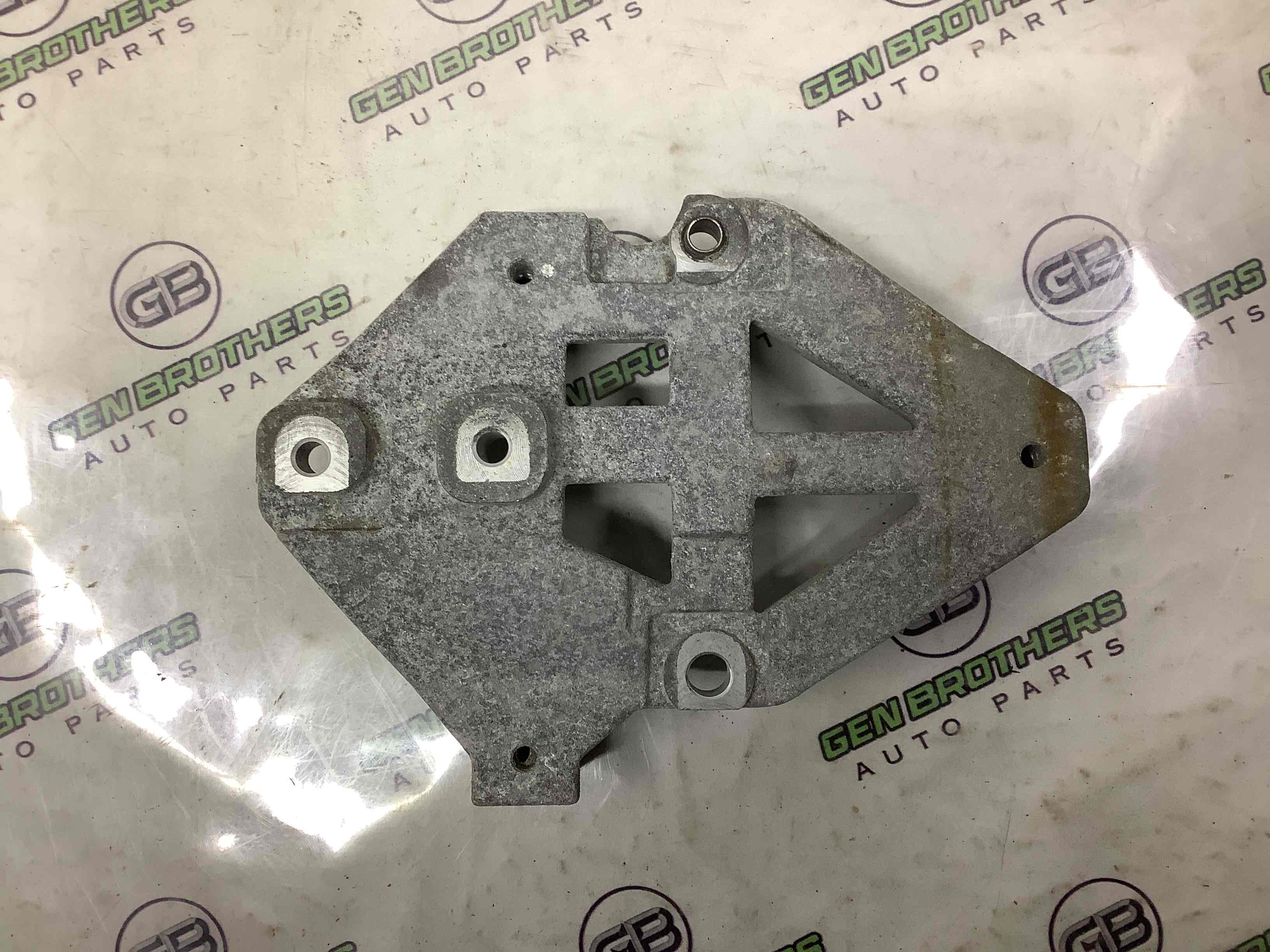 Кронштейн компресора кондиціонера