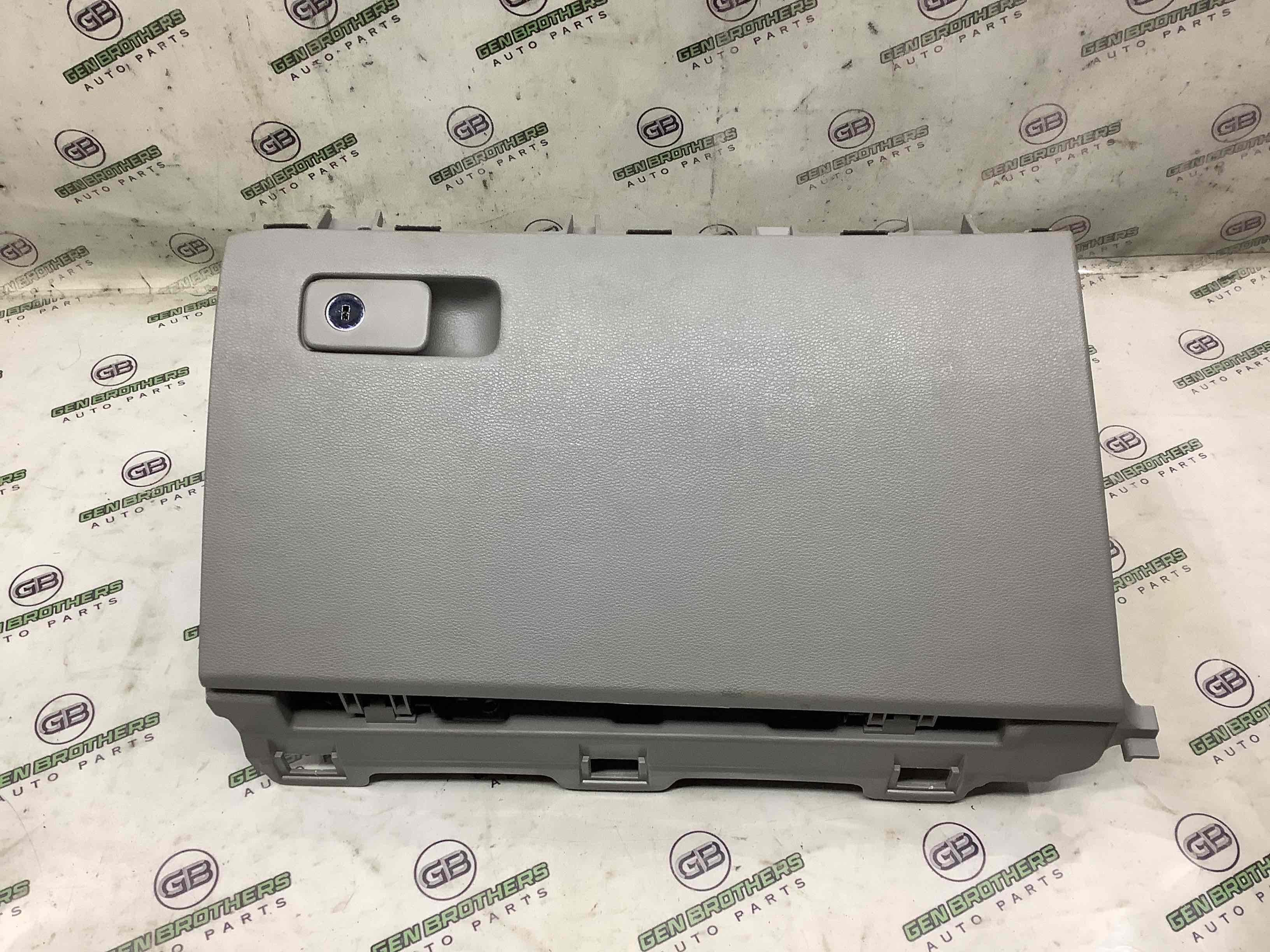 Бардачок замок бардачка, підстаканник, ящик