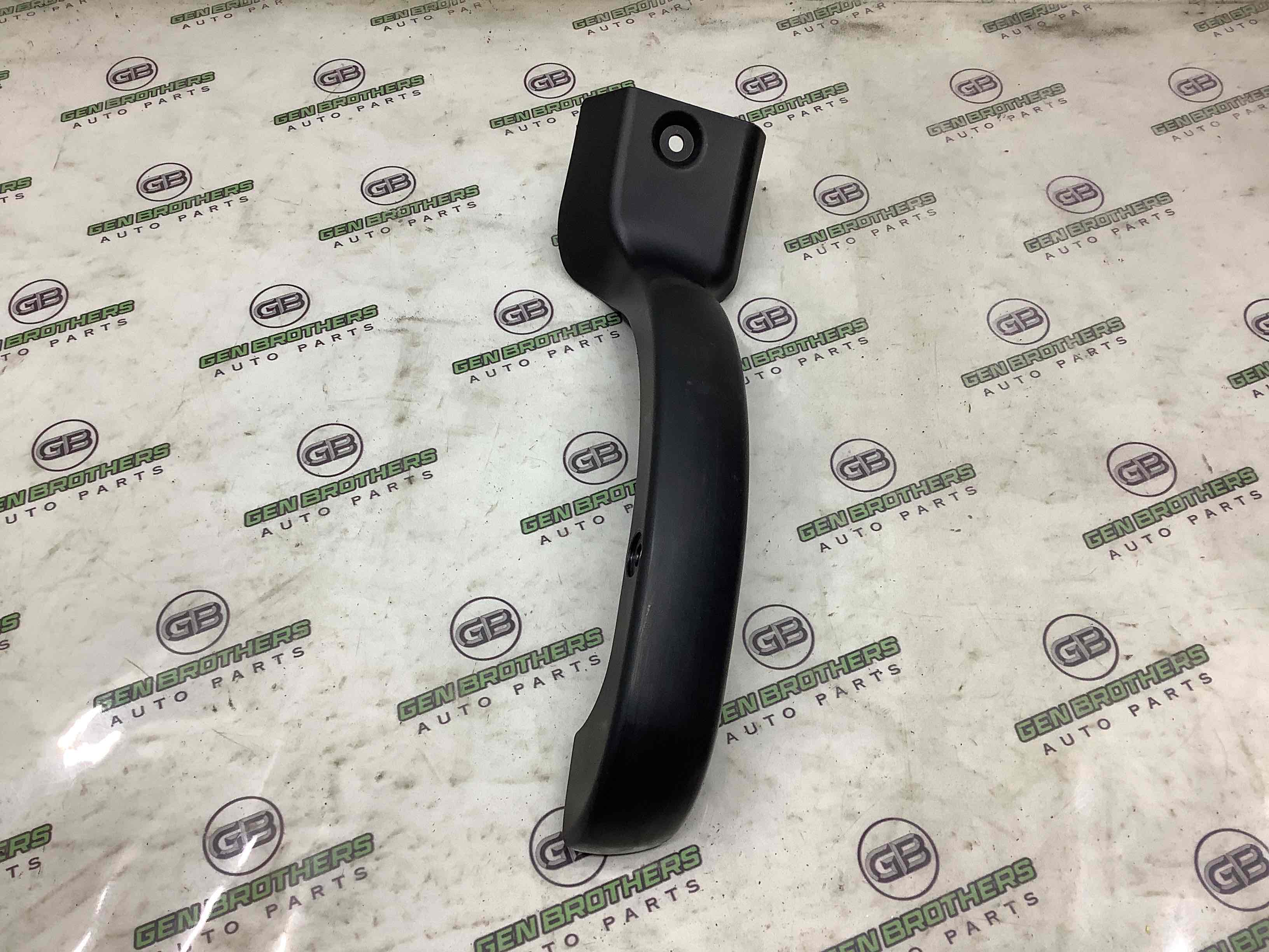 Накладка петлі кришки багажника