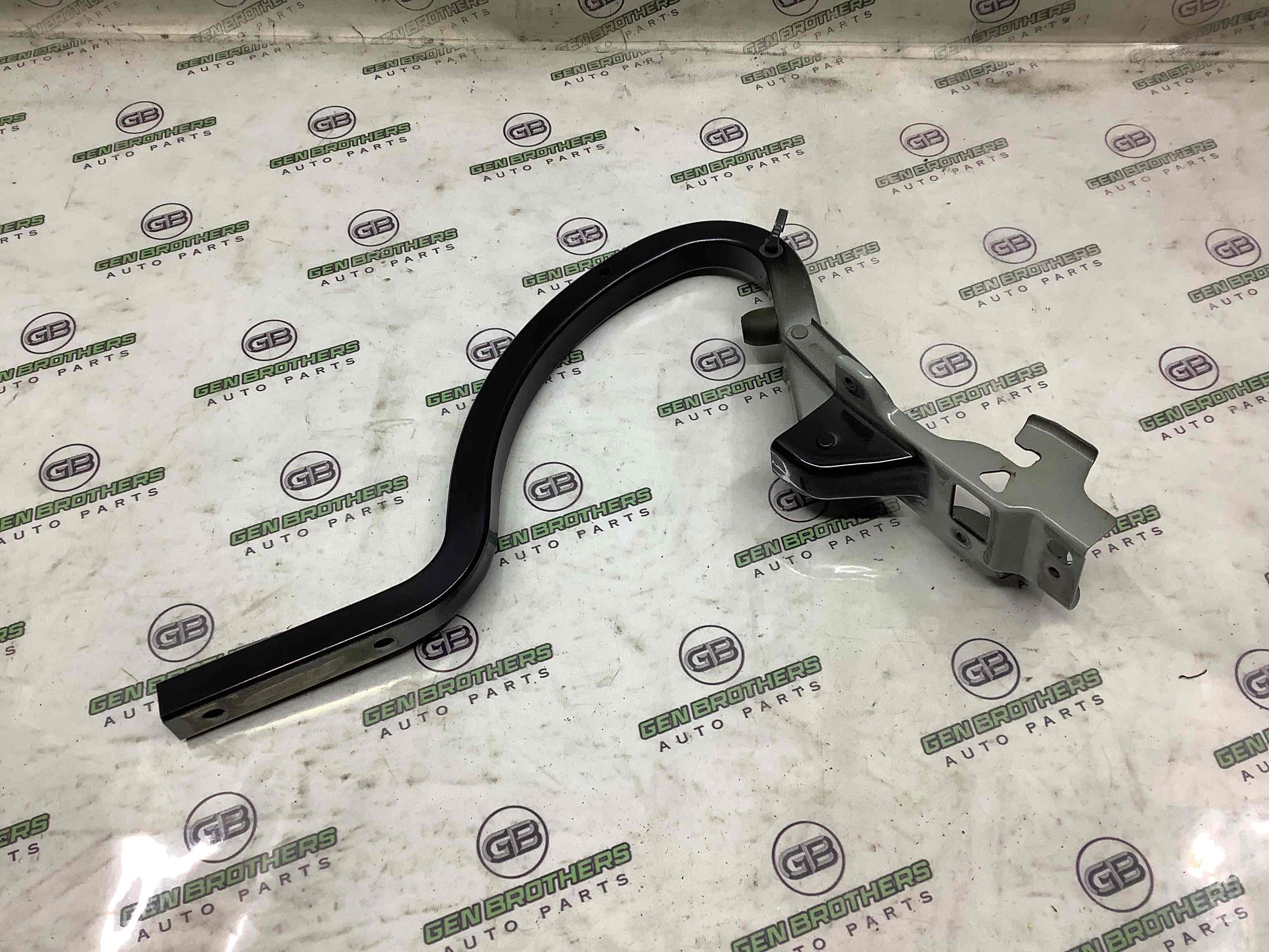 Петля кришки багажника, двері багажника