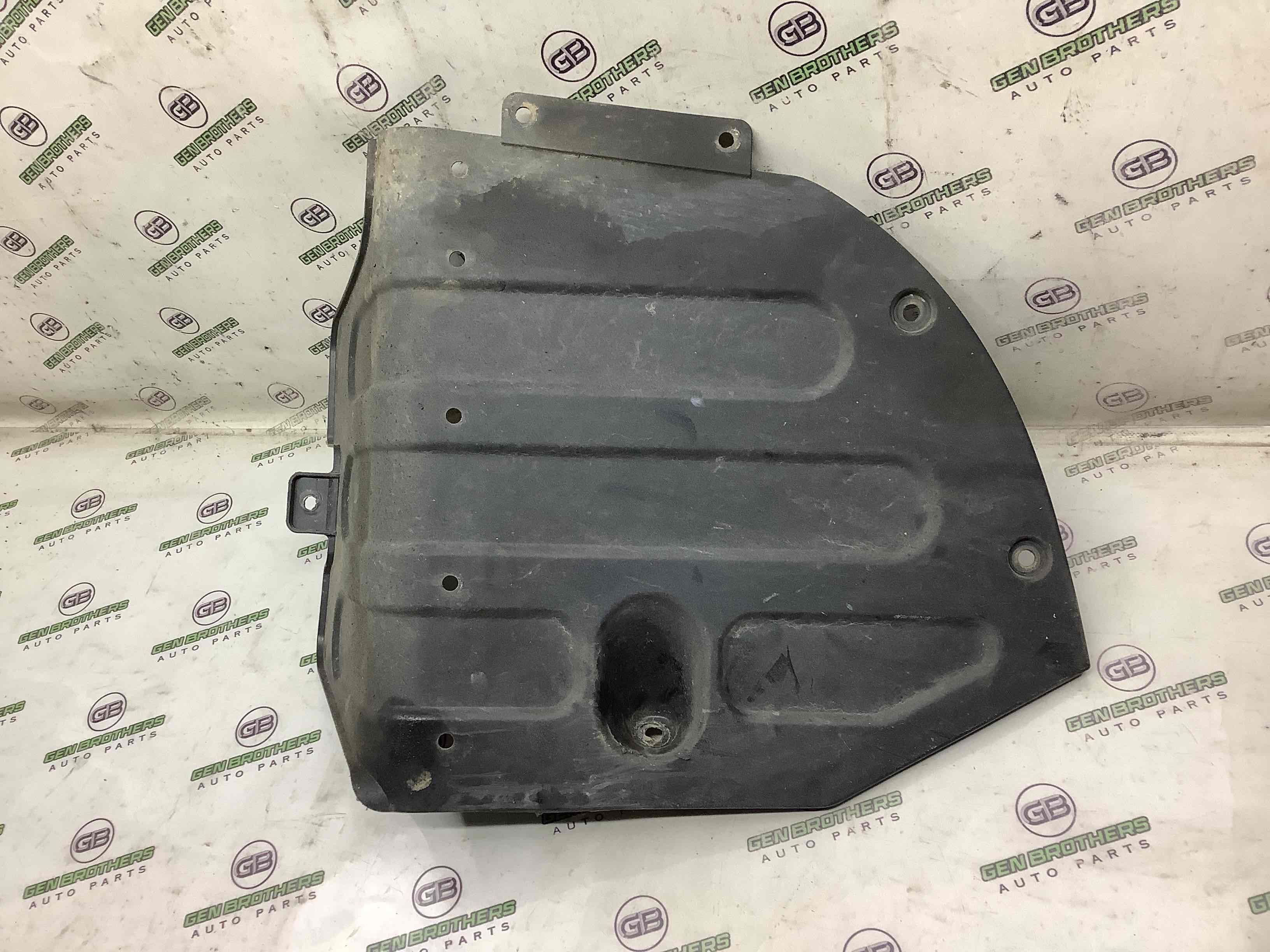 Захист заднього бампера