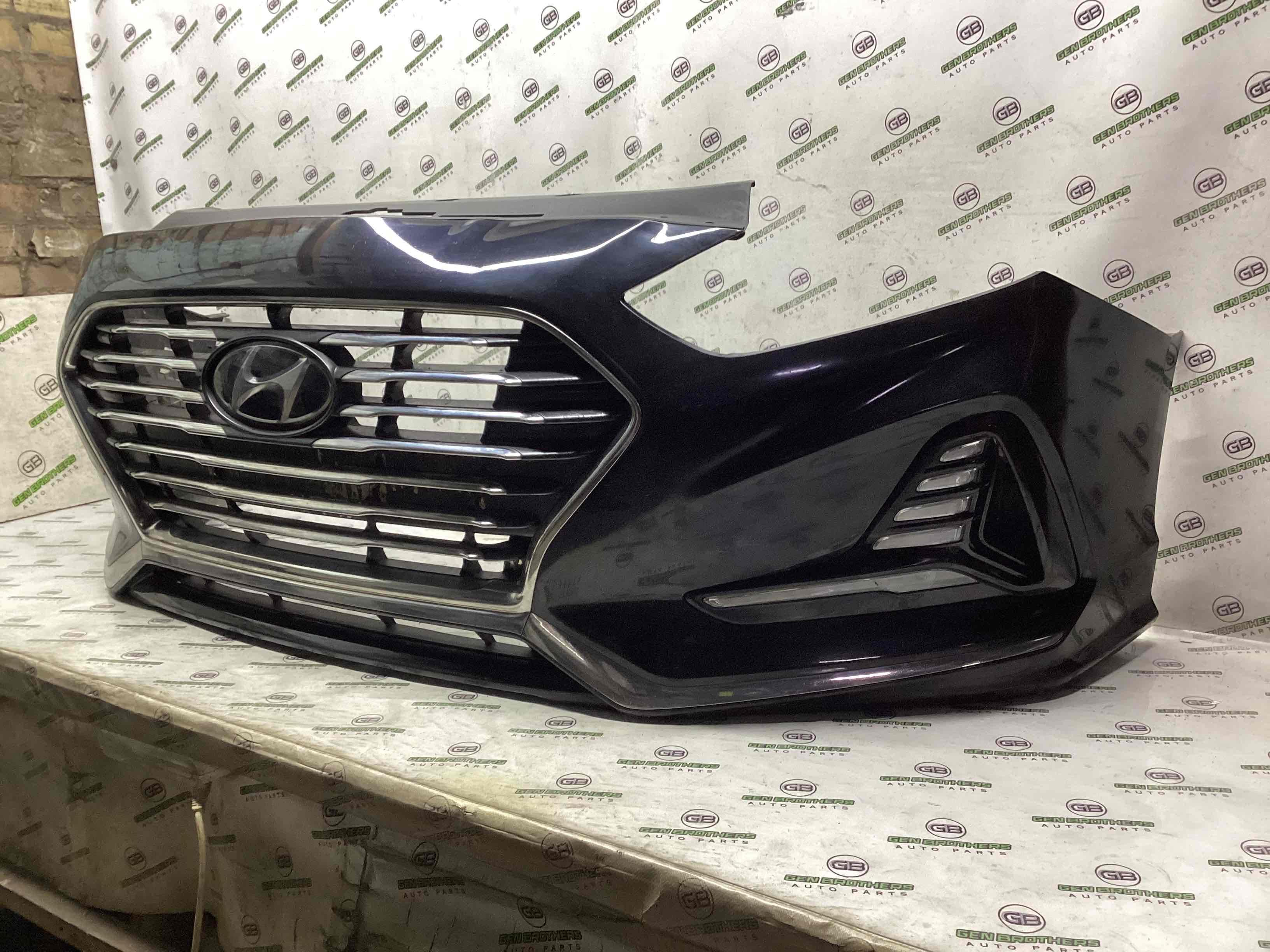 Бампер передній