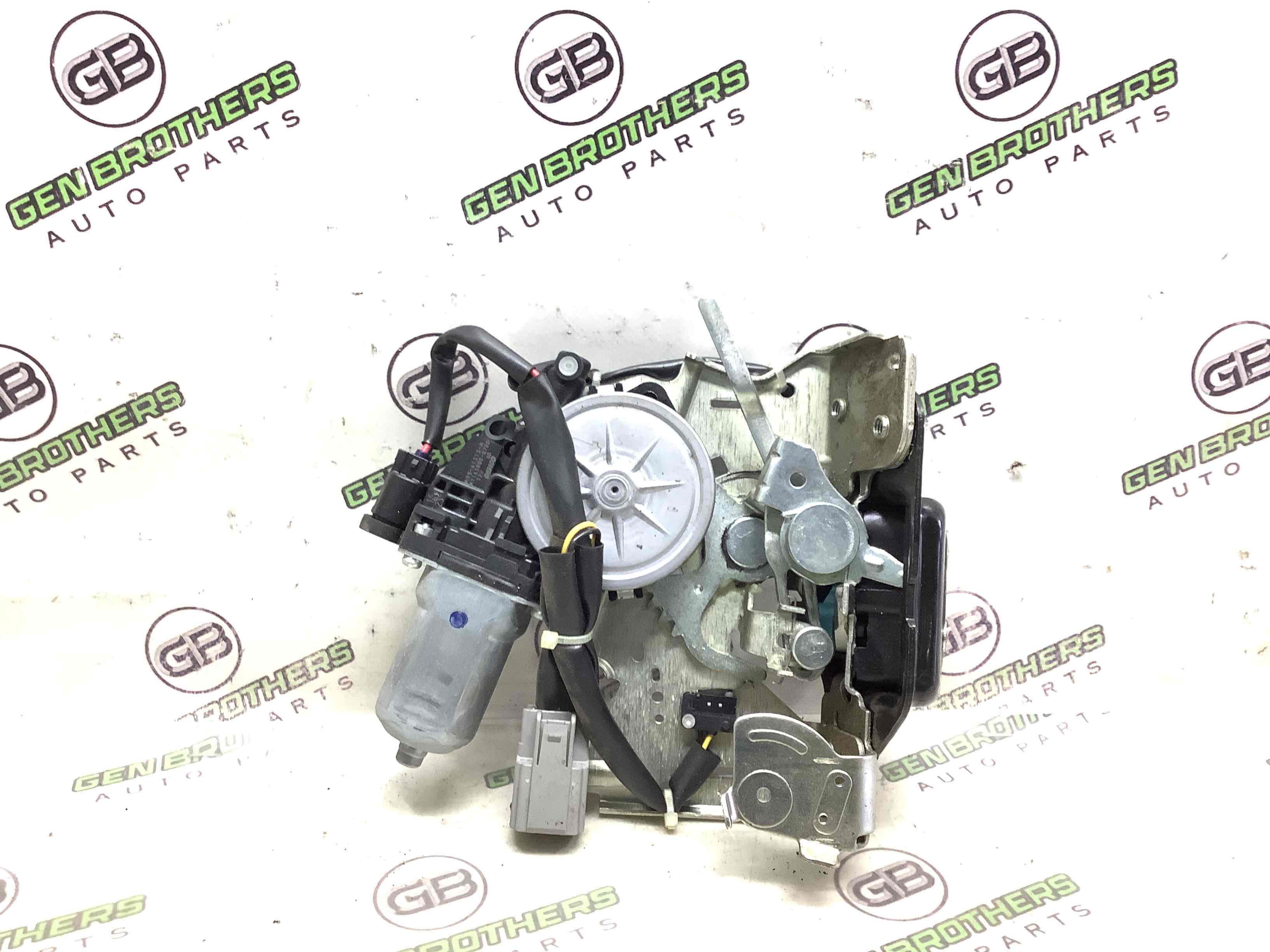 Замок багажника