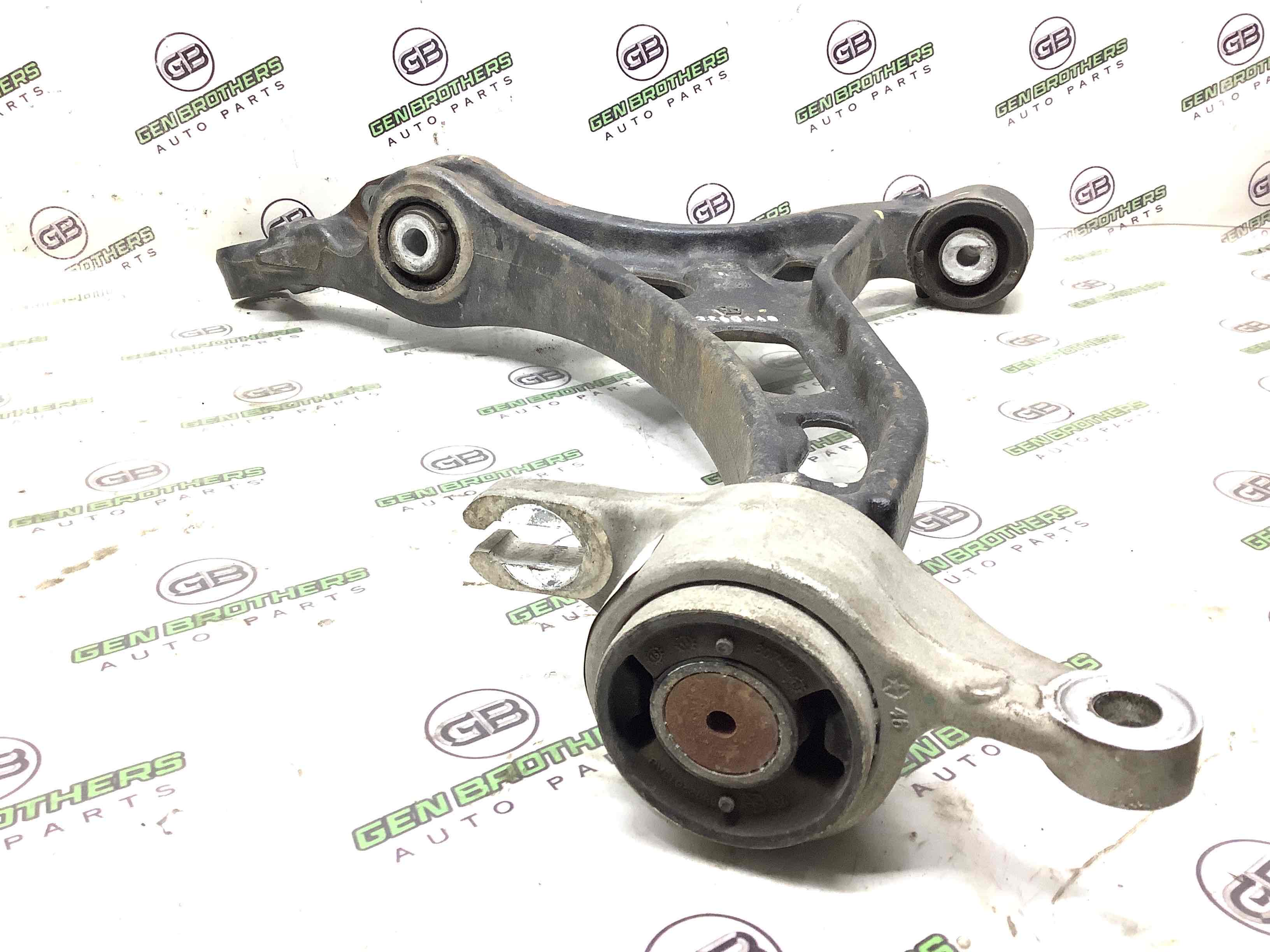 Важіль передній правий