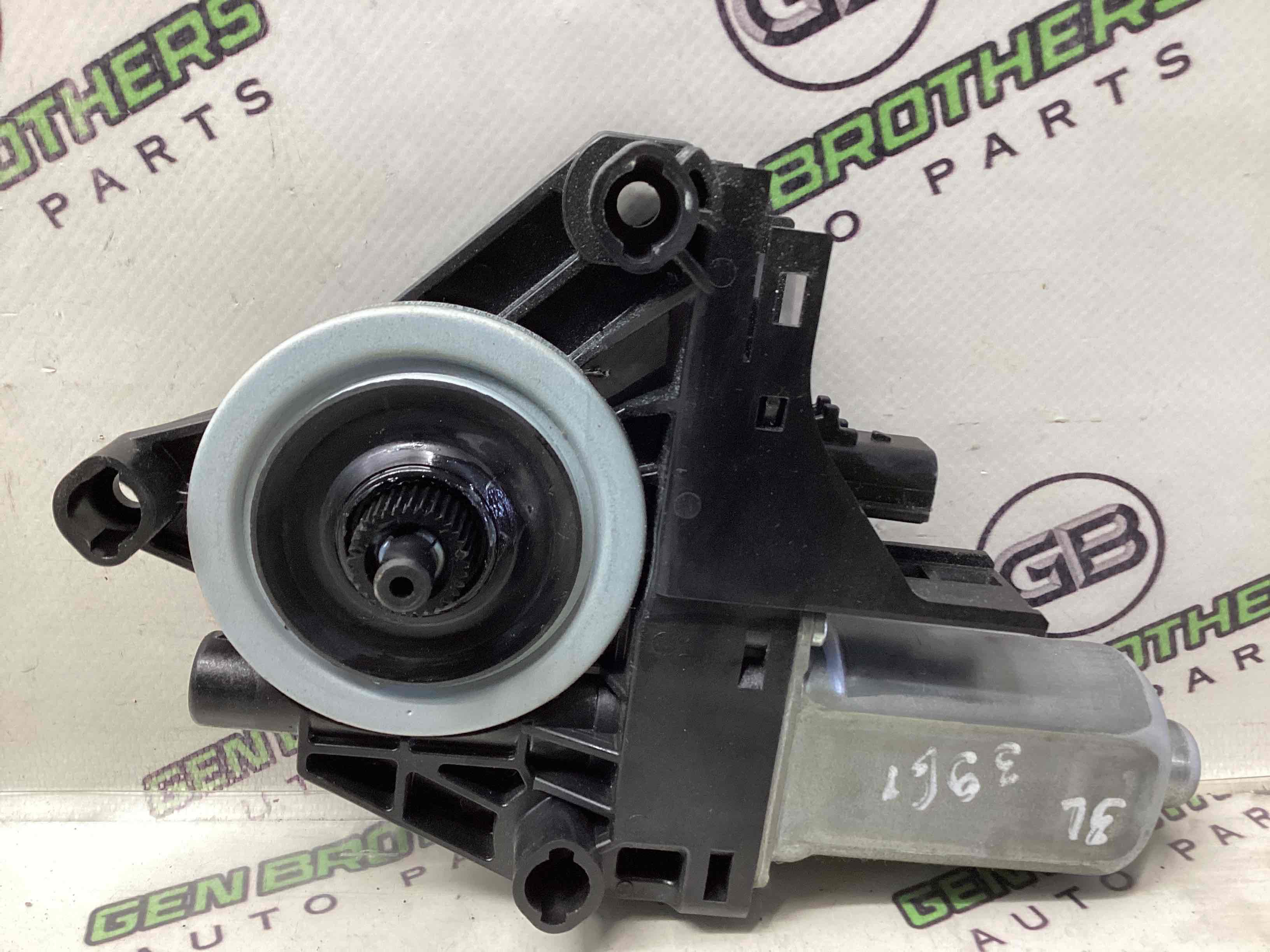 Моторчик склопідйомника