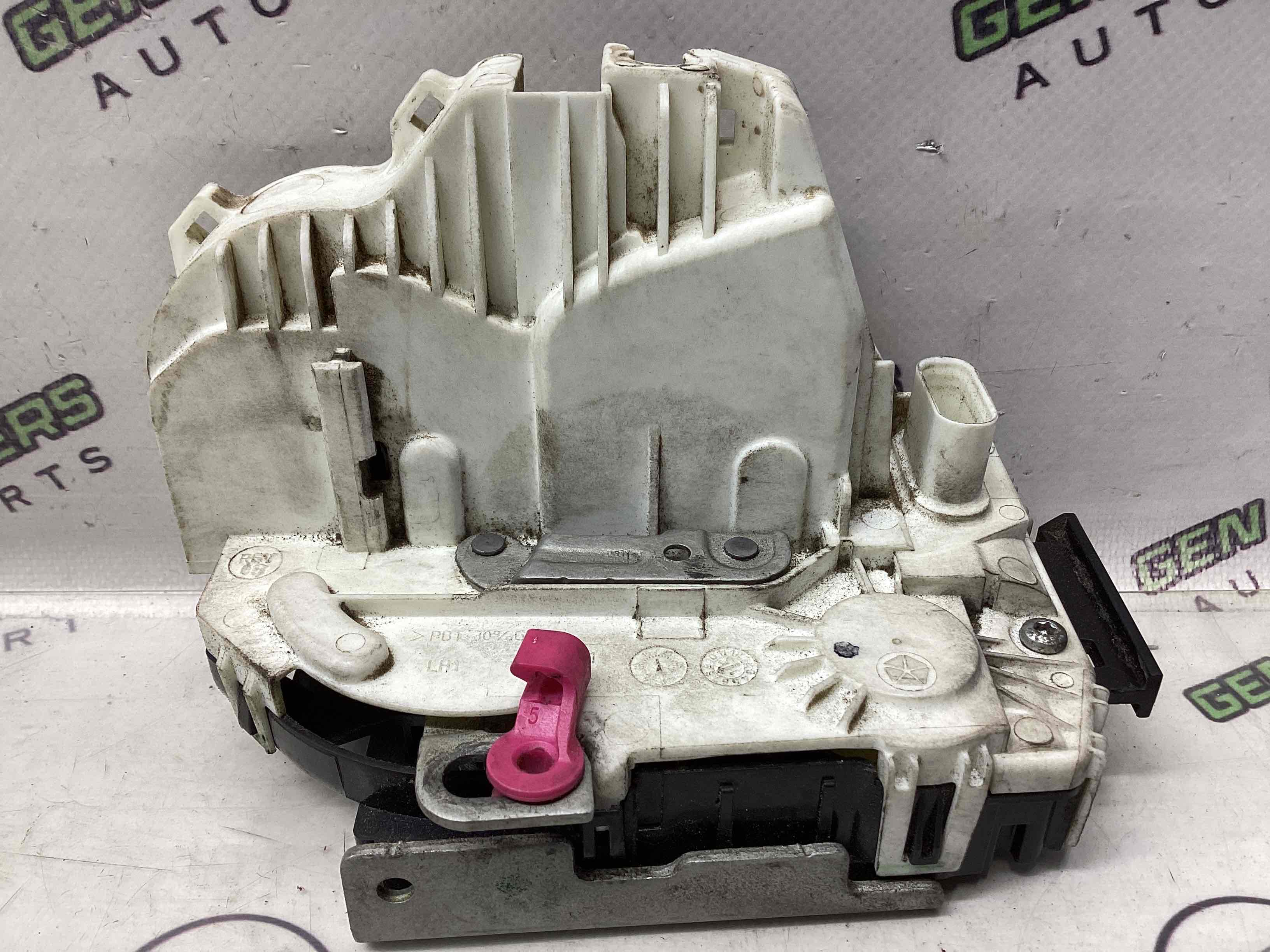 Замок дверей задньої лівої