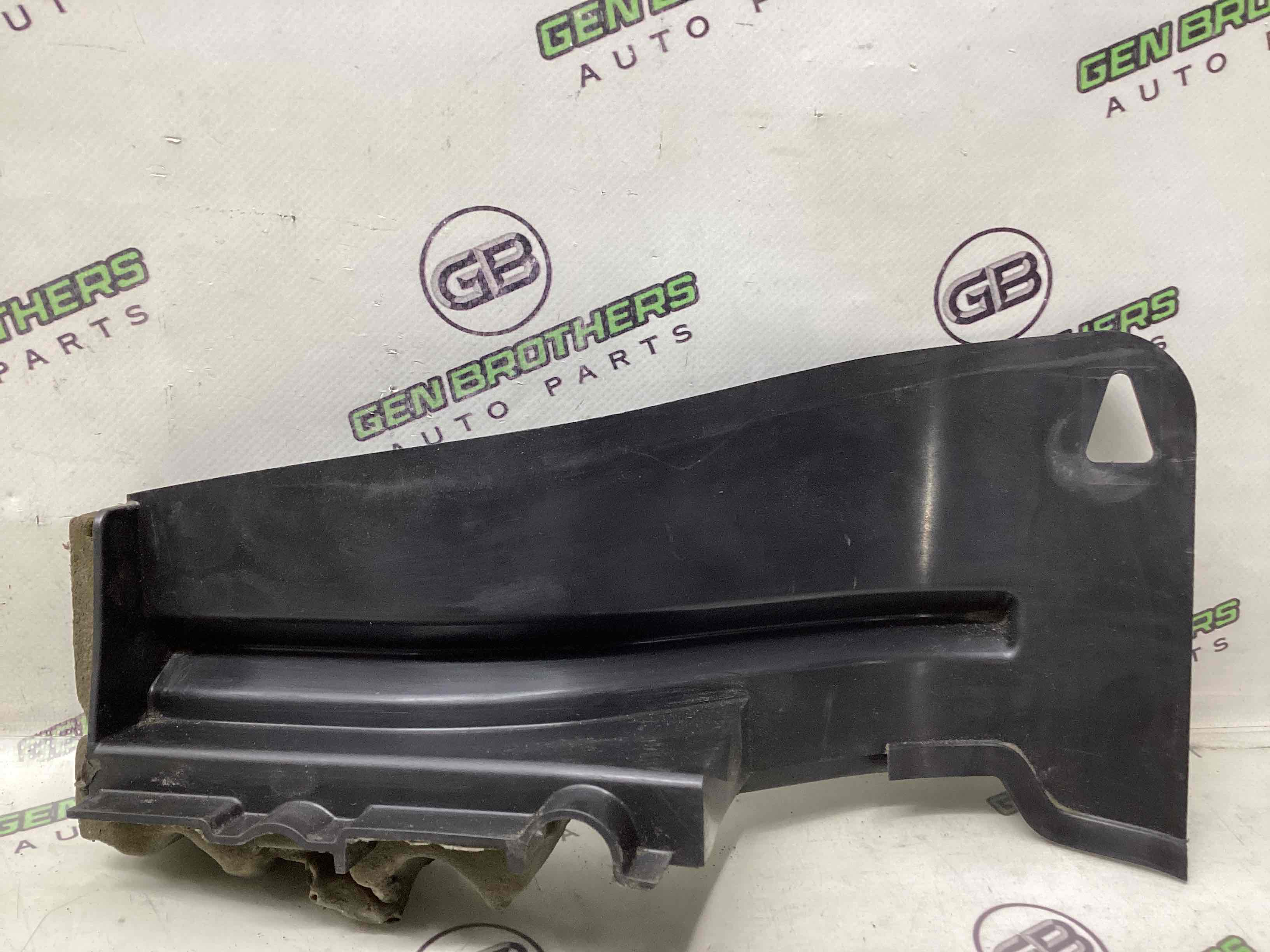 Решітки двірників пластик