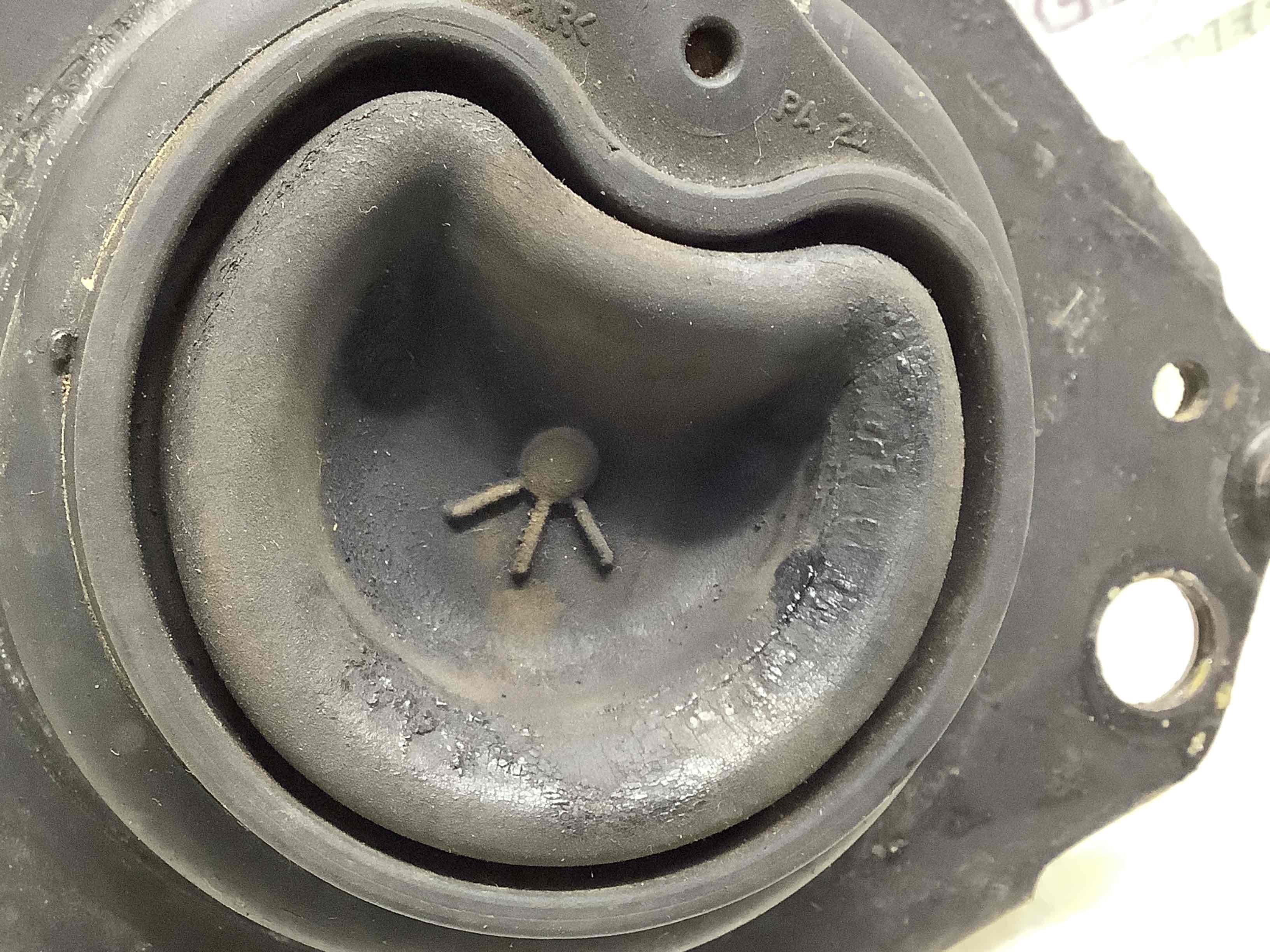 Подушка кріплення двигуна