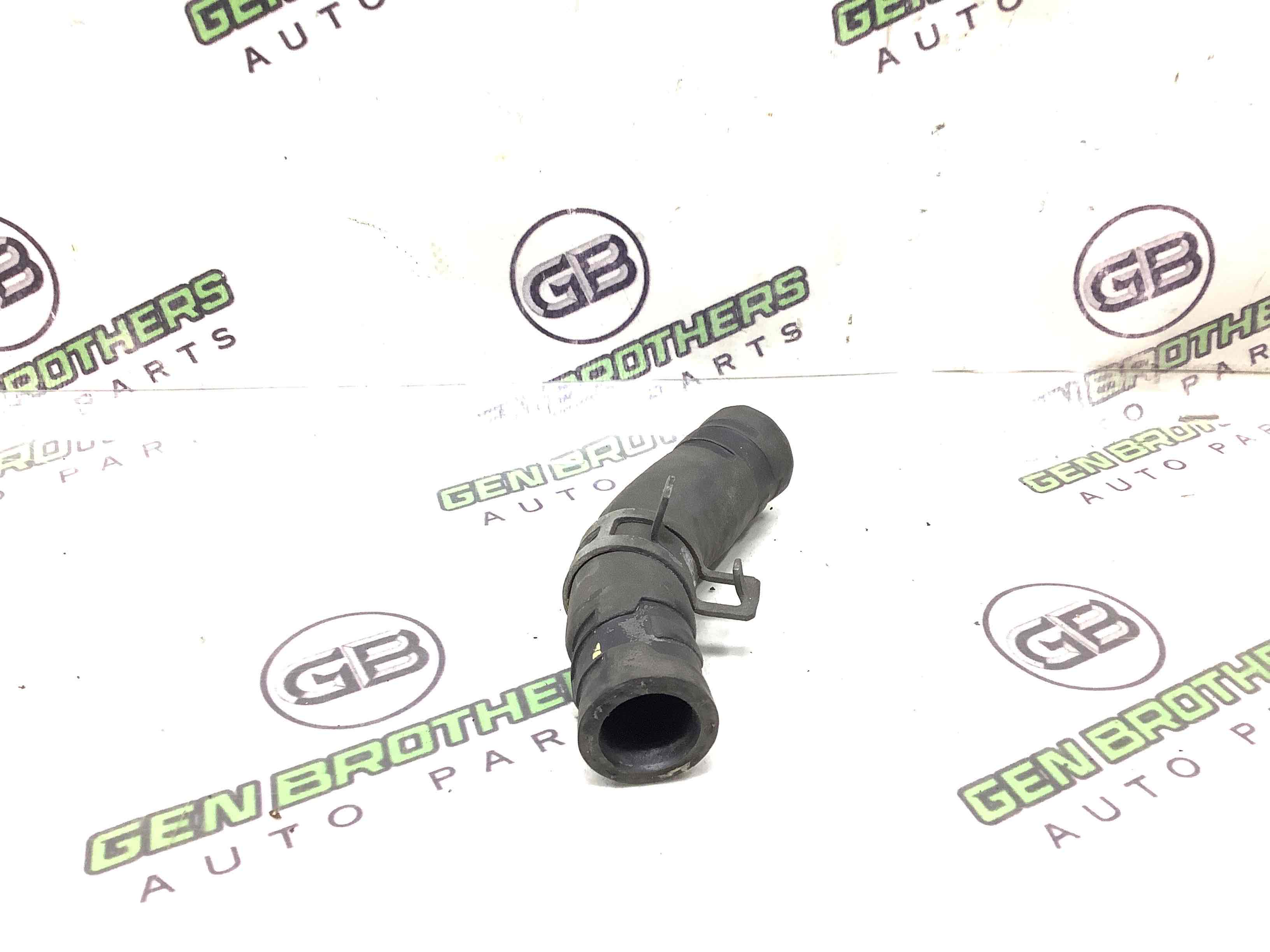 Патрубок трубопровід, шланг