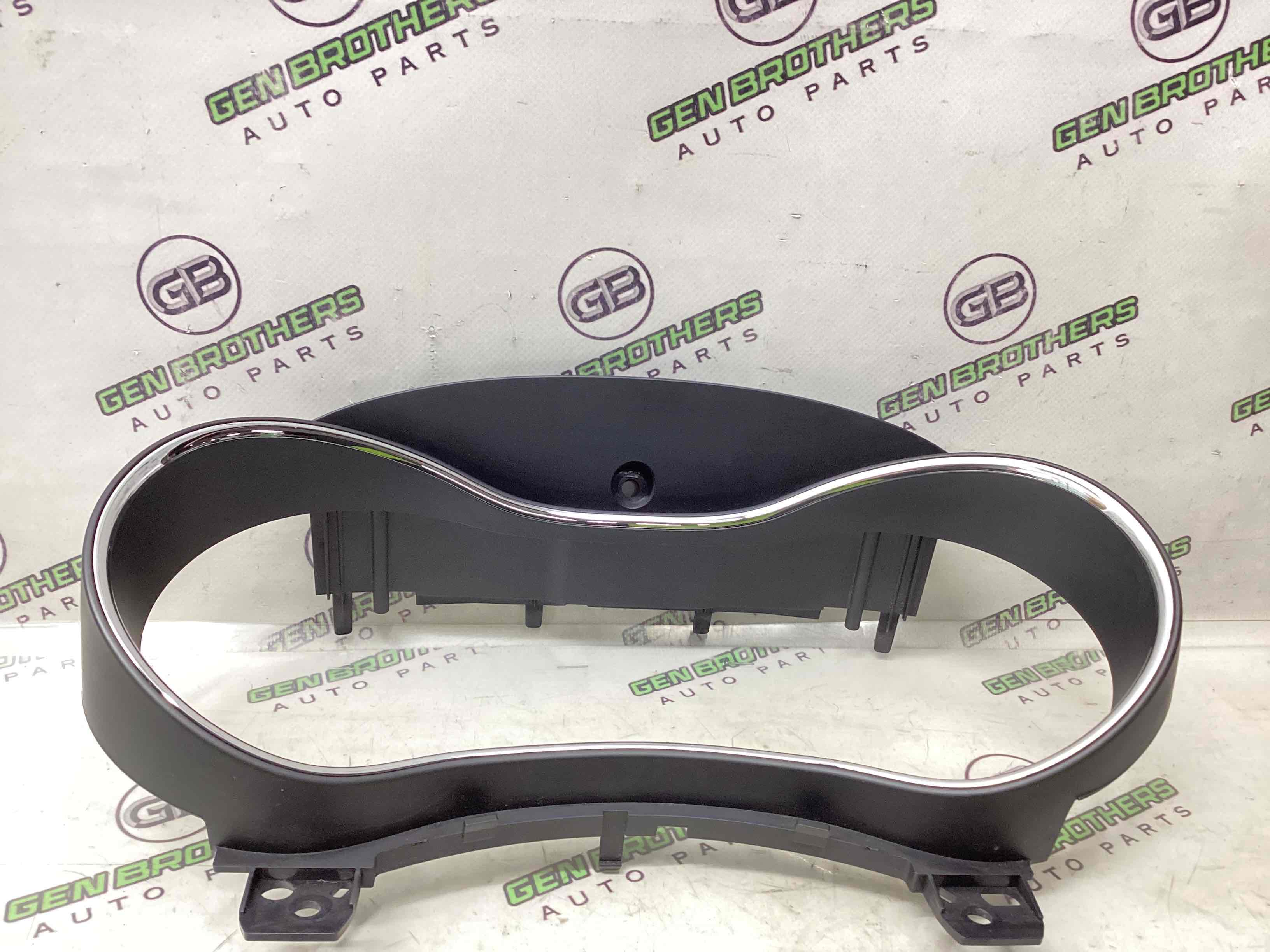 Накладка щитка приладів