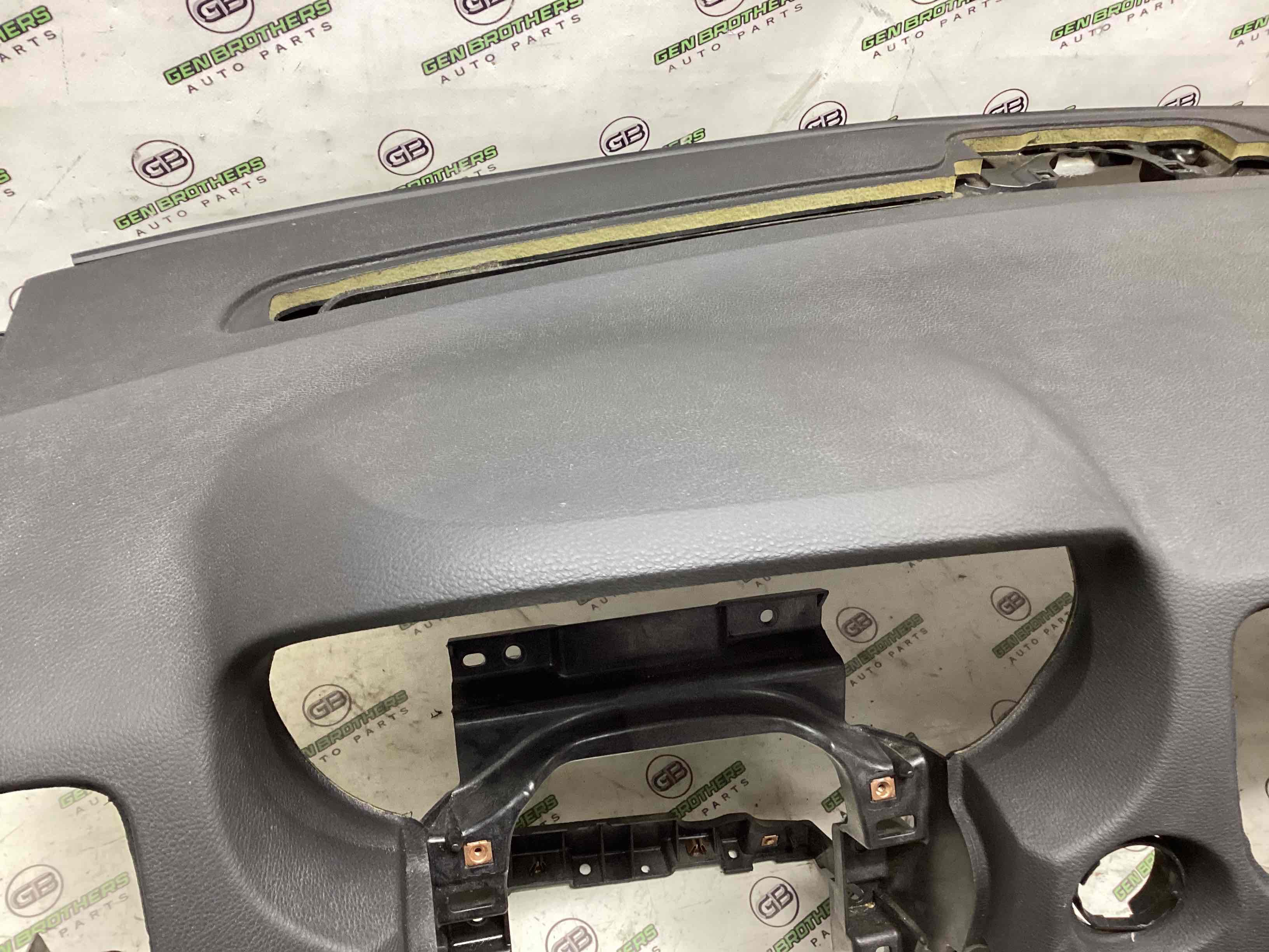 Панель передняя салона торпедо