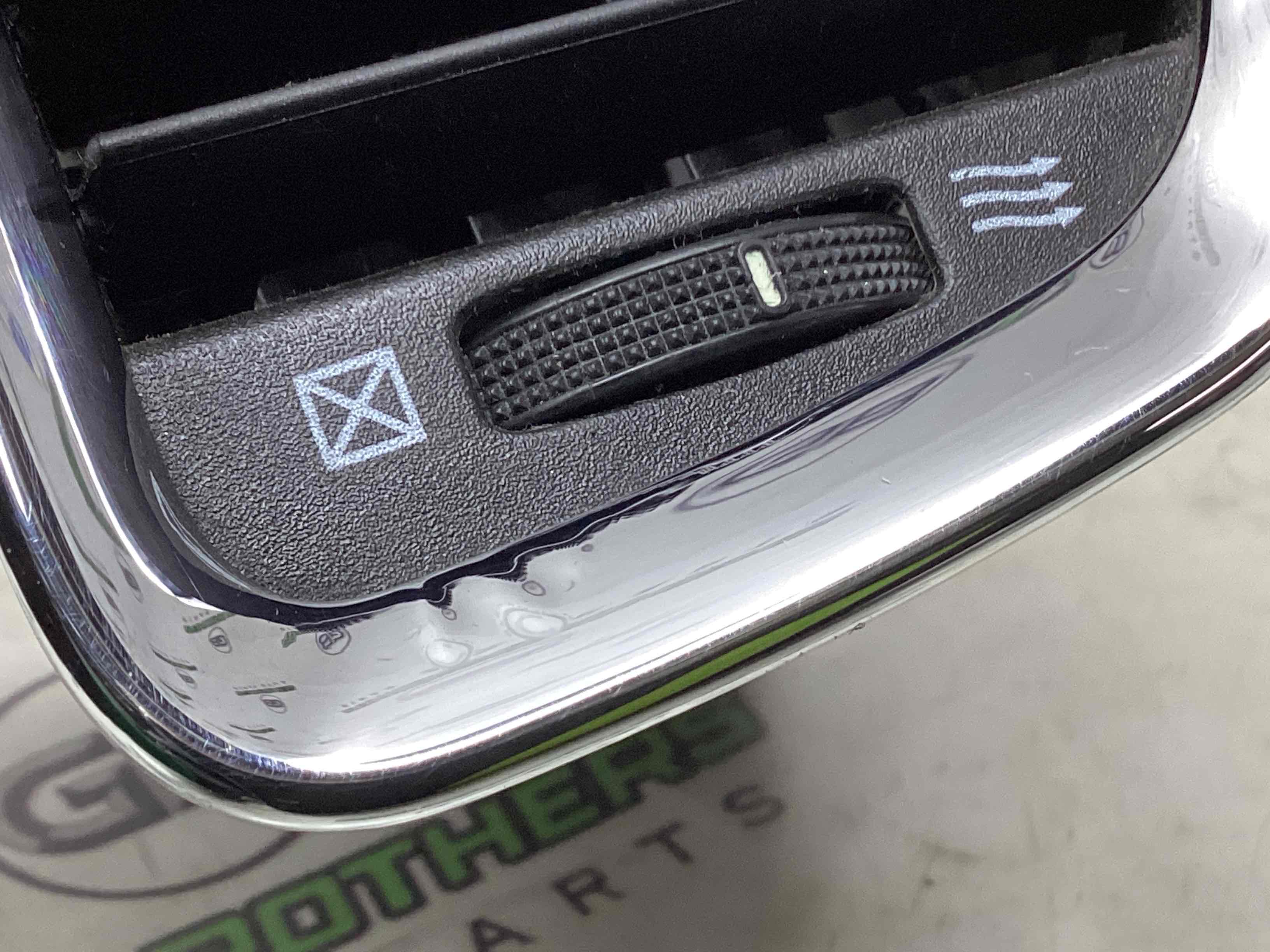 Дефлектор обдува салона