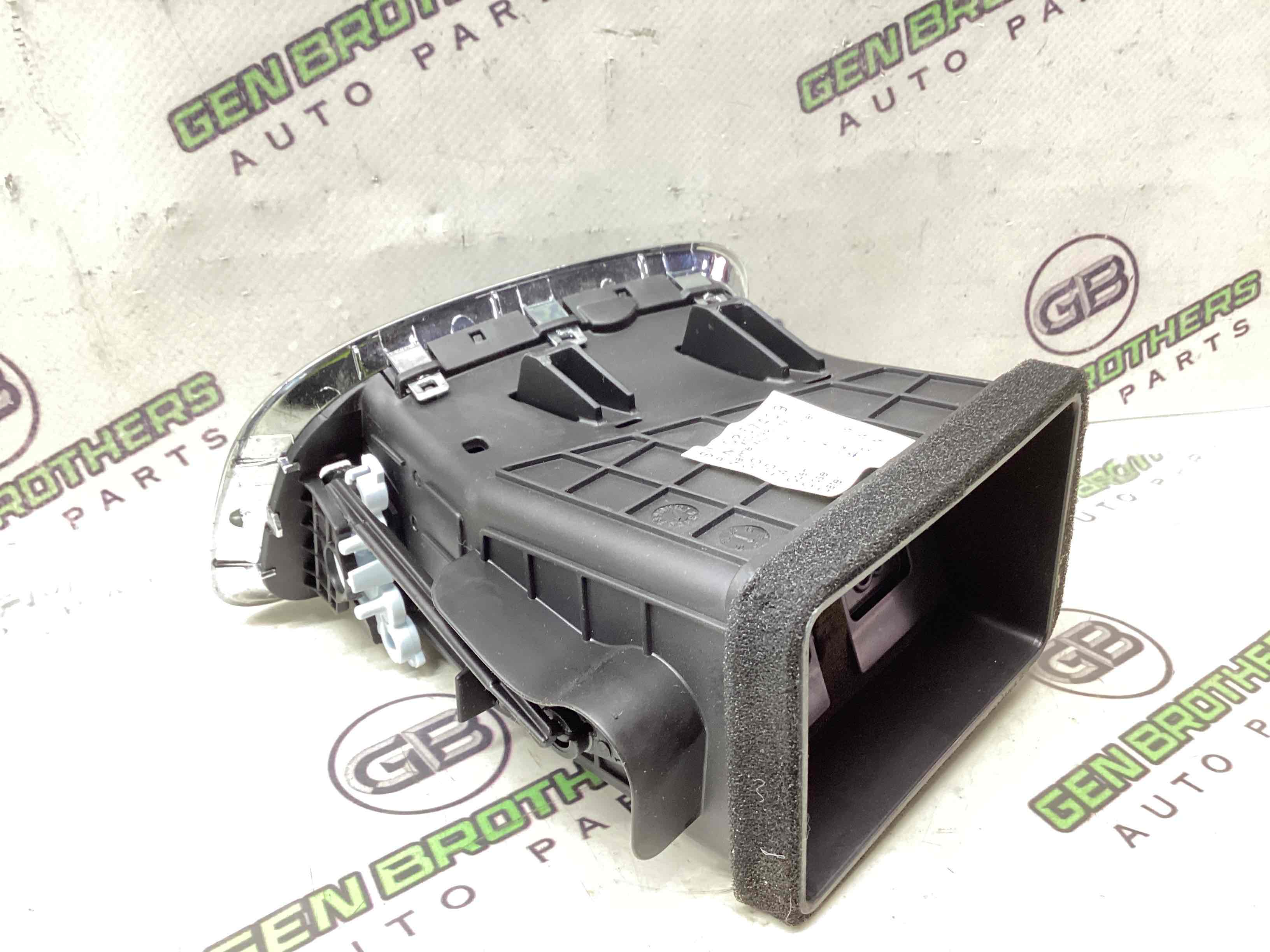 Дефлектор обдування салону