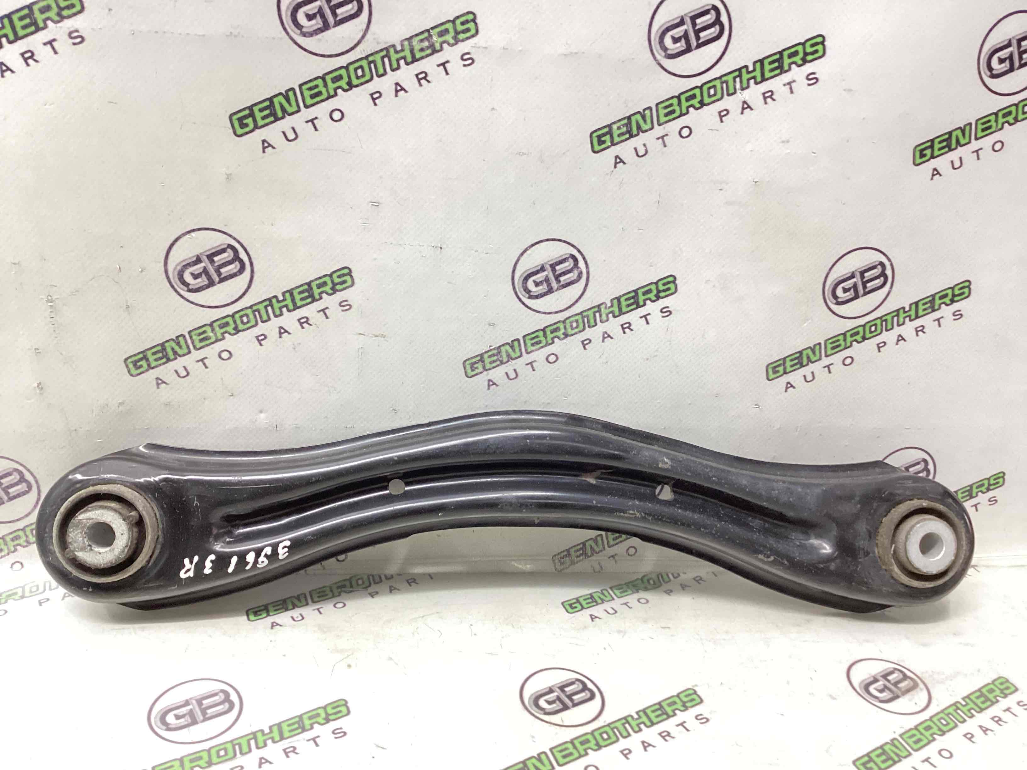 Важіль задній правий